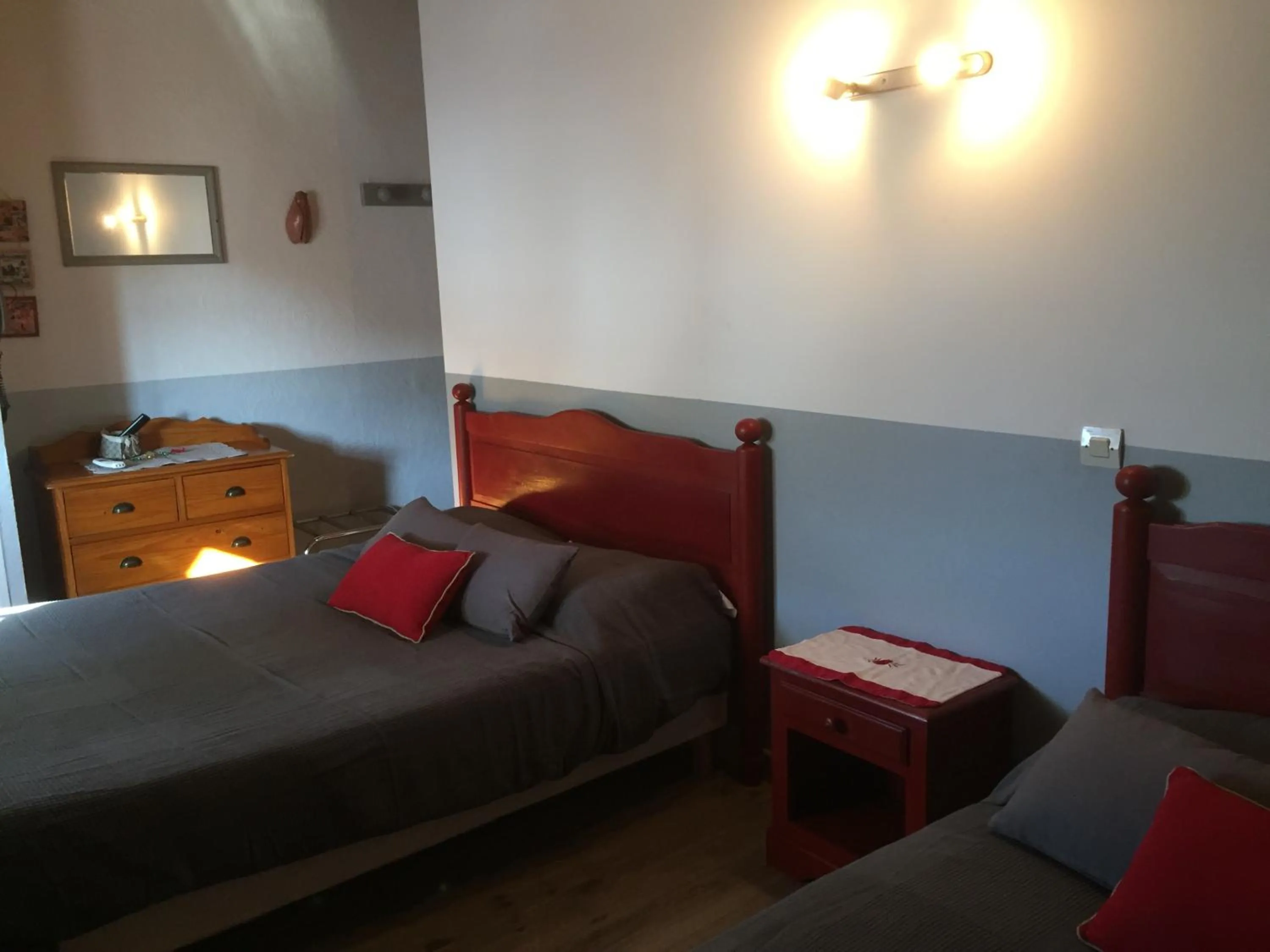 Bed in Hotel Le Méditérranée