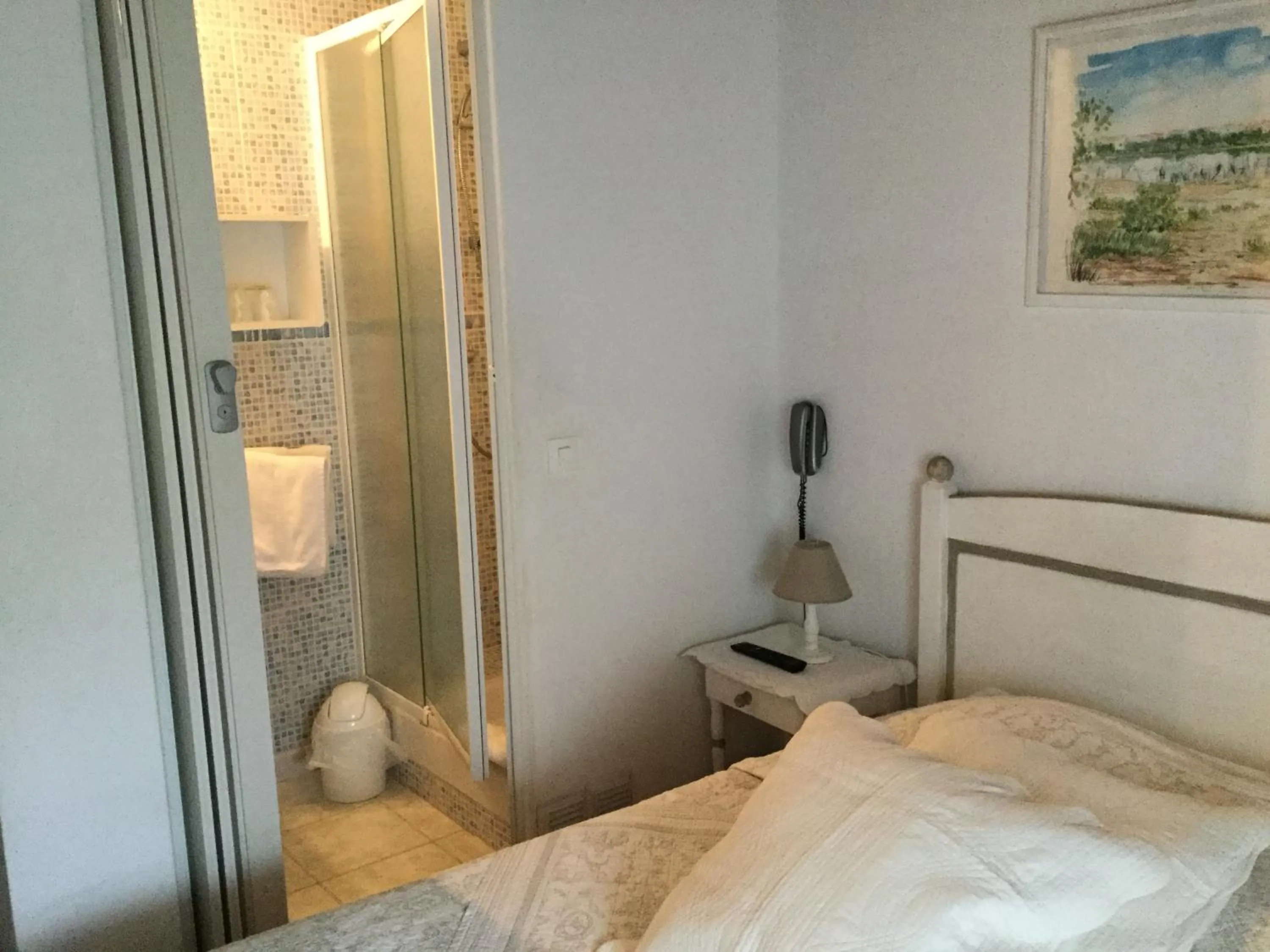 Bed in Hotel Le Méditérranée