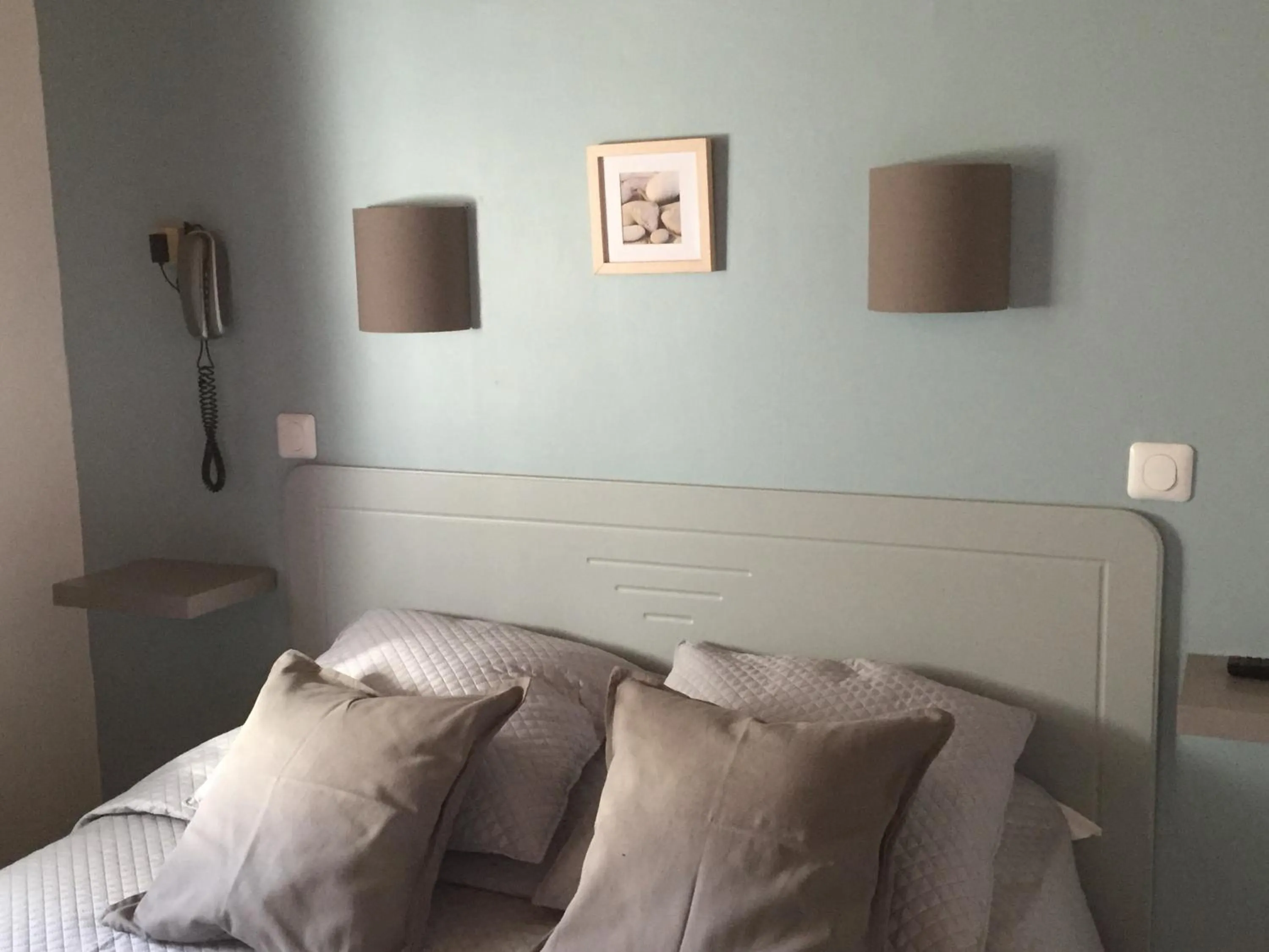 Bed in Hotel Le Méditérranée