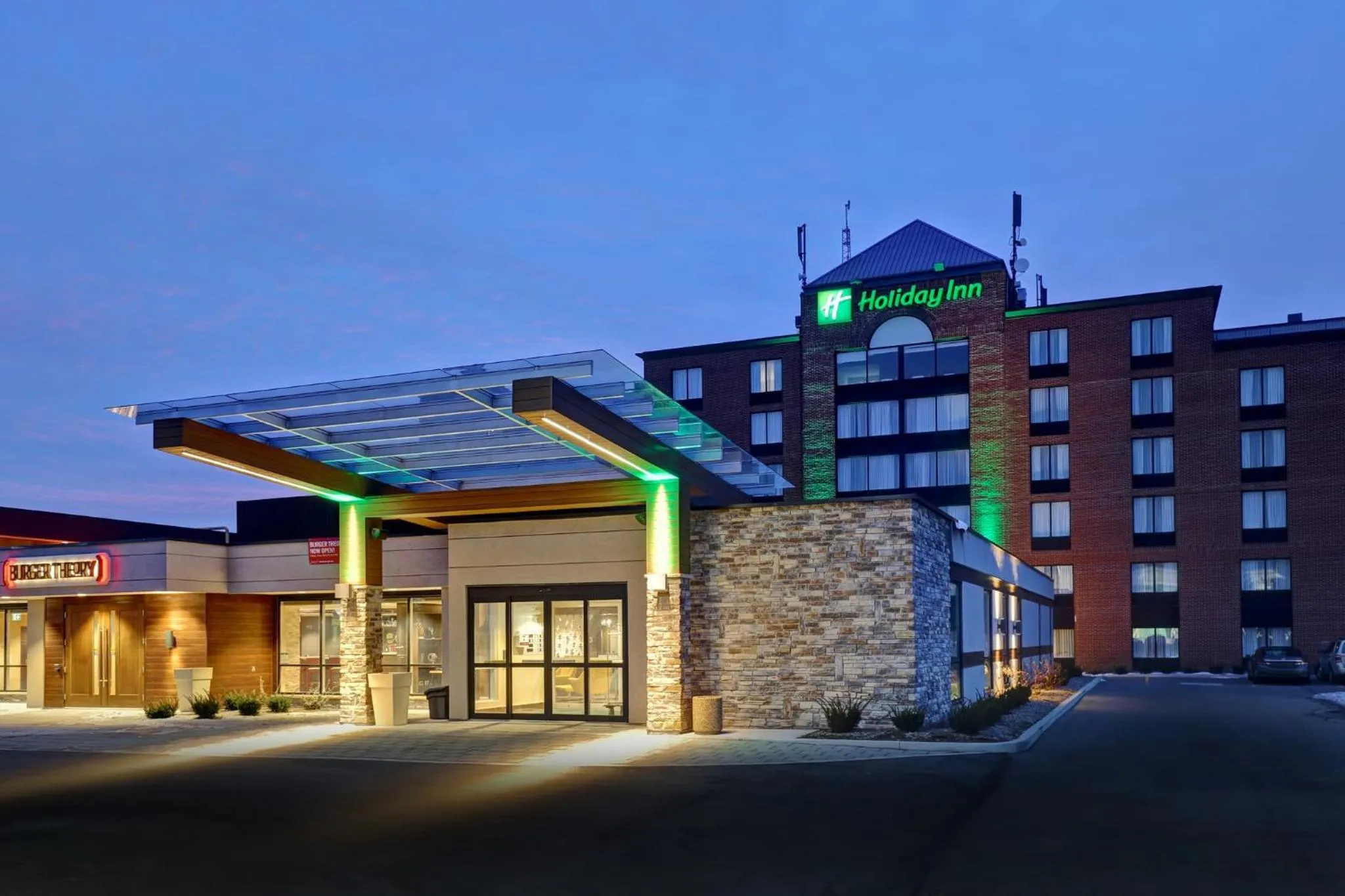 Property building in Holiday Inn - Mississauga Toronto West by IHG