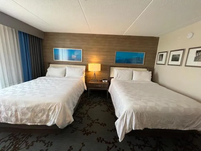 Bed in Holiday Inn - Mississauga Toronto West by IHG