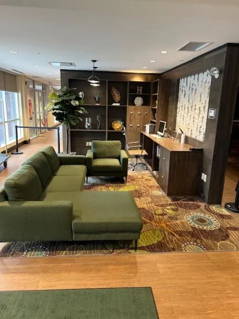 Lobby or reception in Holiday Inn - Mississauga Toronto West by IHG