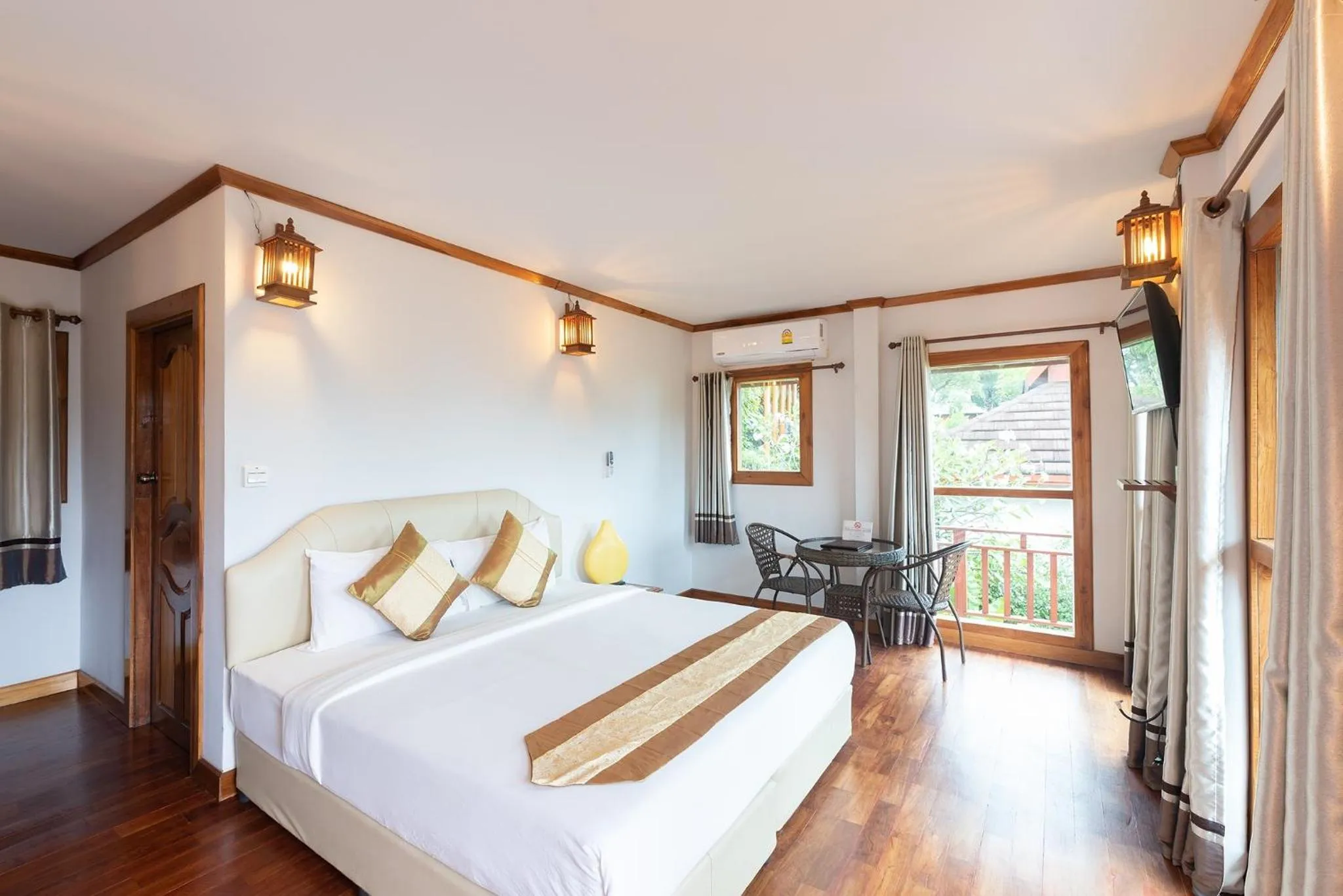 Bedroom, Bed in Phi Phi The Beach Resort