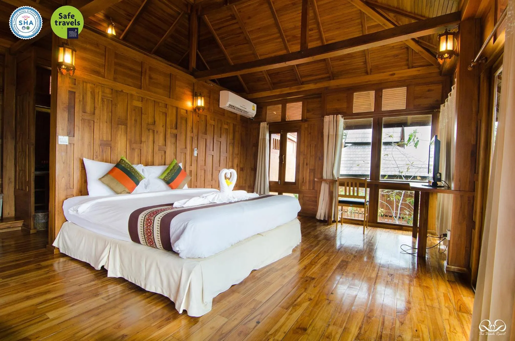 Bed in Phi Phi The Beach Resort