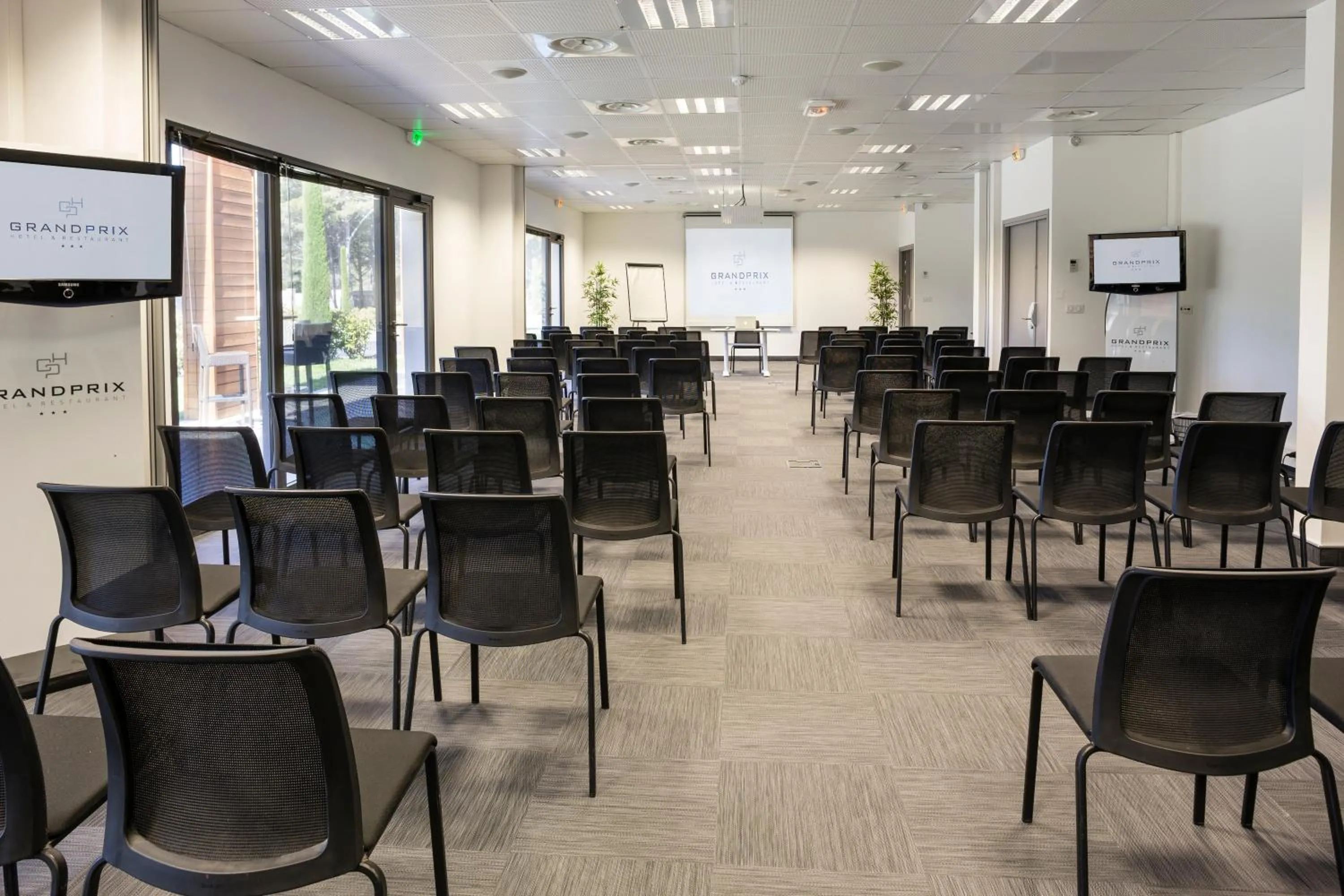 Meeting/conference room in Grand Prix Hôtel & Restaurant