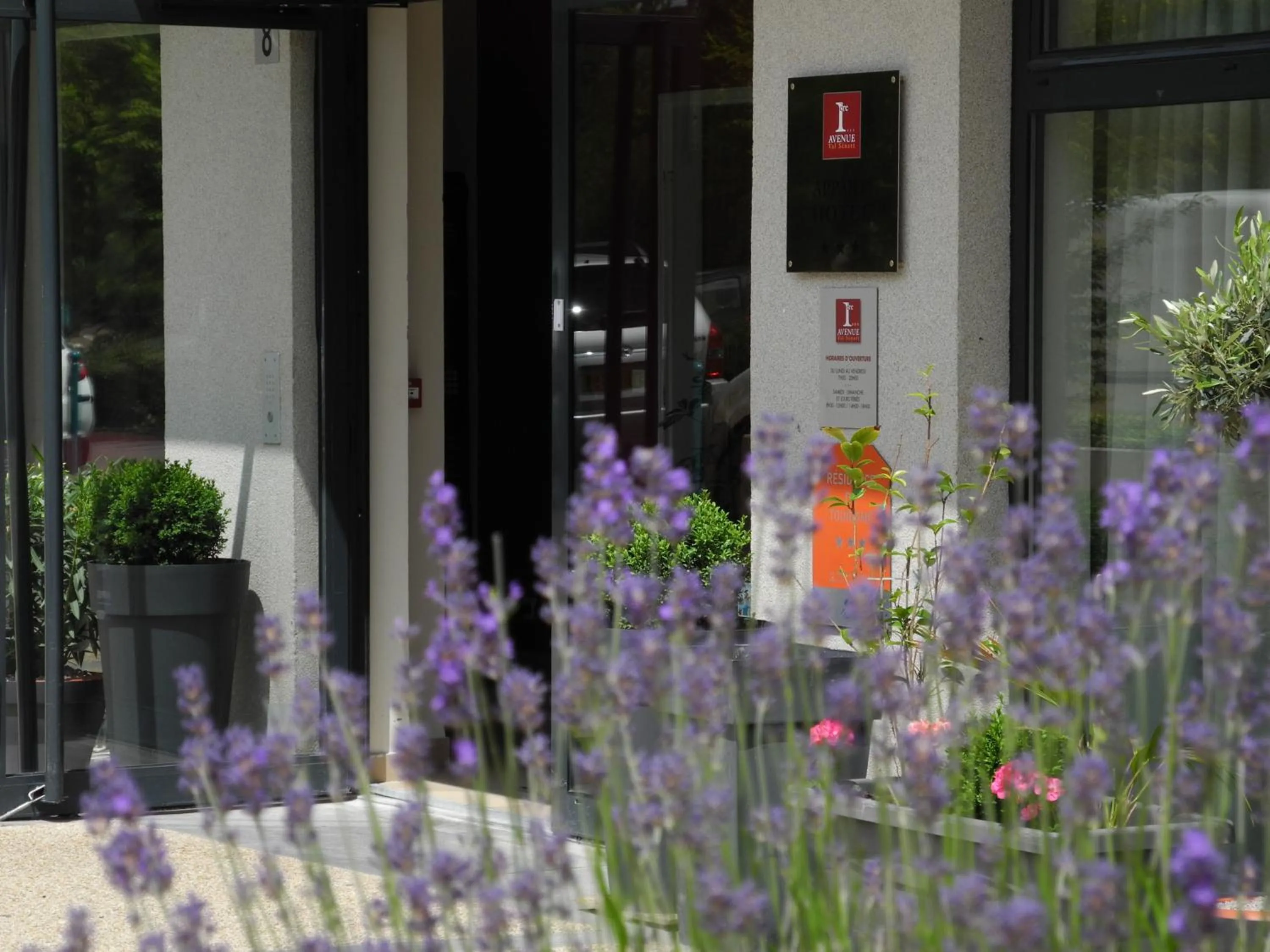 Facade/entrance in Villa Val Senart 1ere Avenue