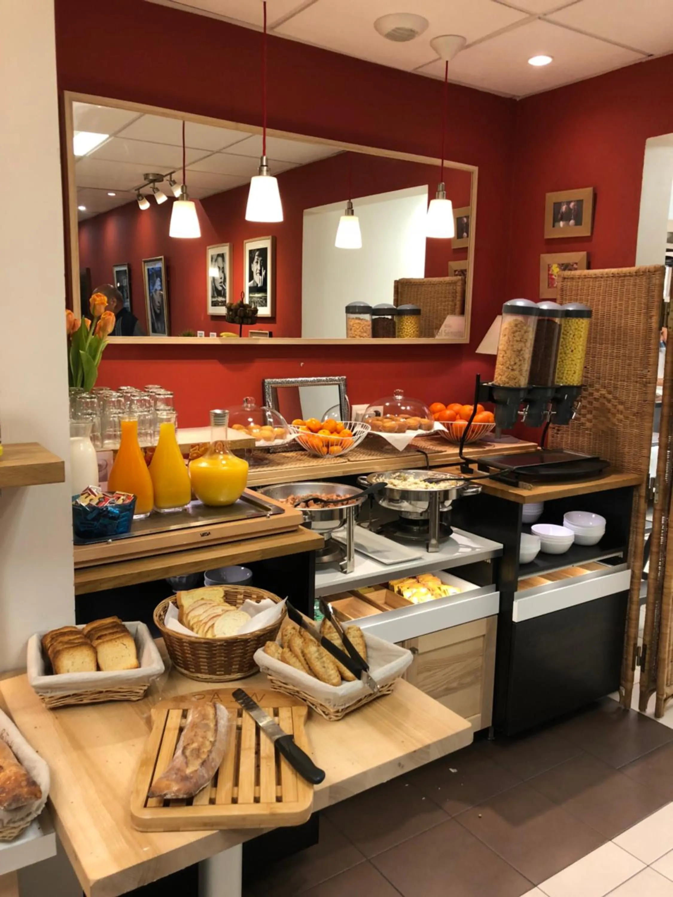 Restaurant/places to eat in Villa Val Senart 1ere Avenue