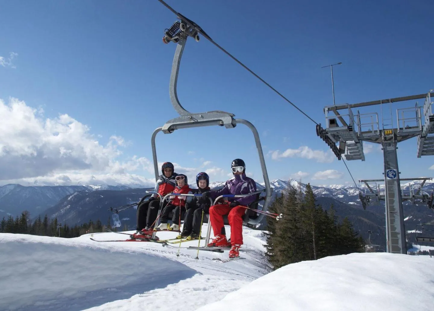 Skiing in JUFA Hotel Mariazell