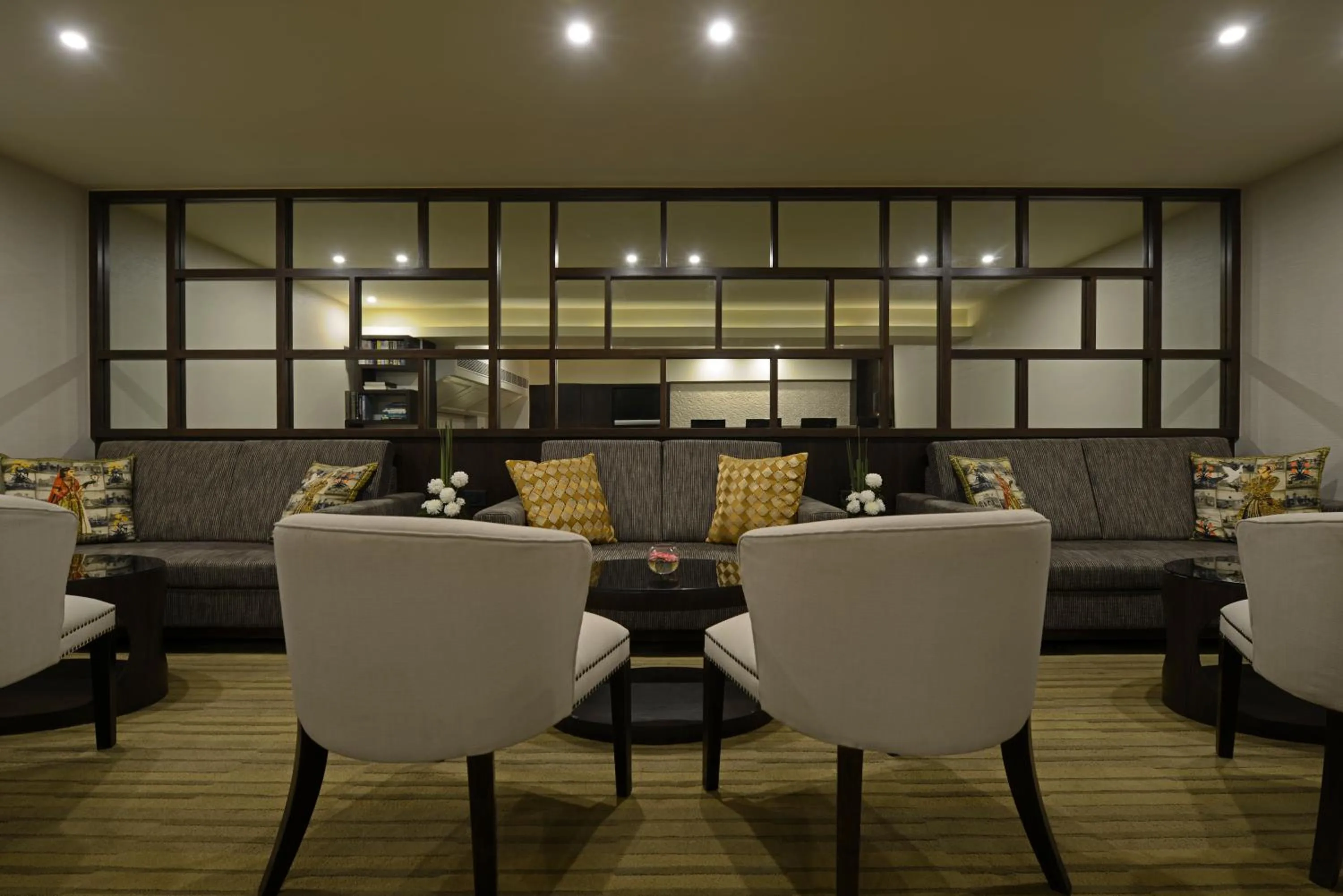 Lounge or bar in Sun-n-Sand Mumbai Juhu Beach