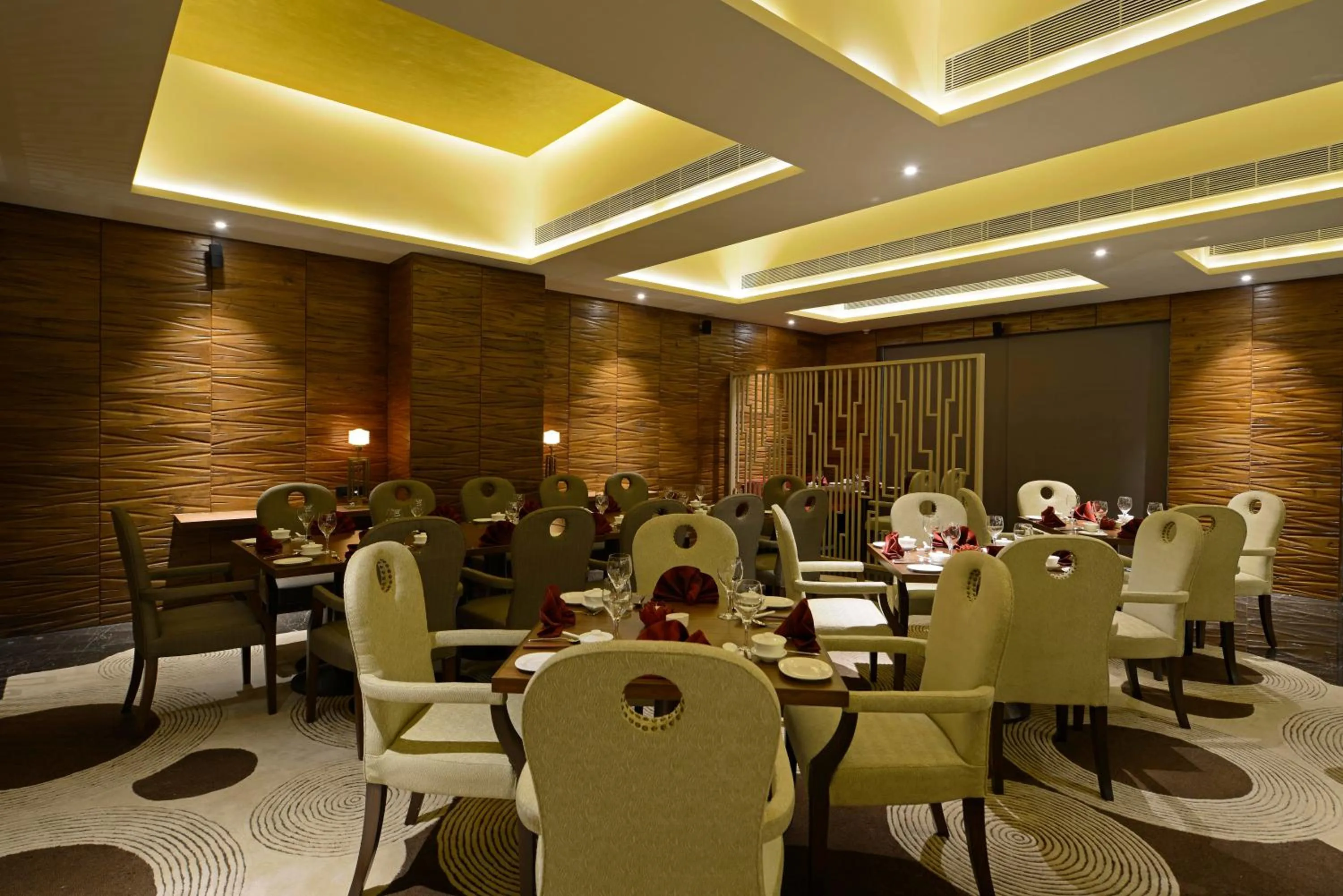 Restaurant/places to eat in Sun-n-Sand Mumbai Juhu Beach