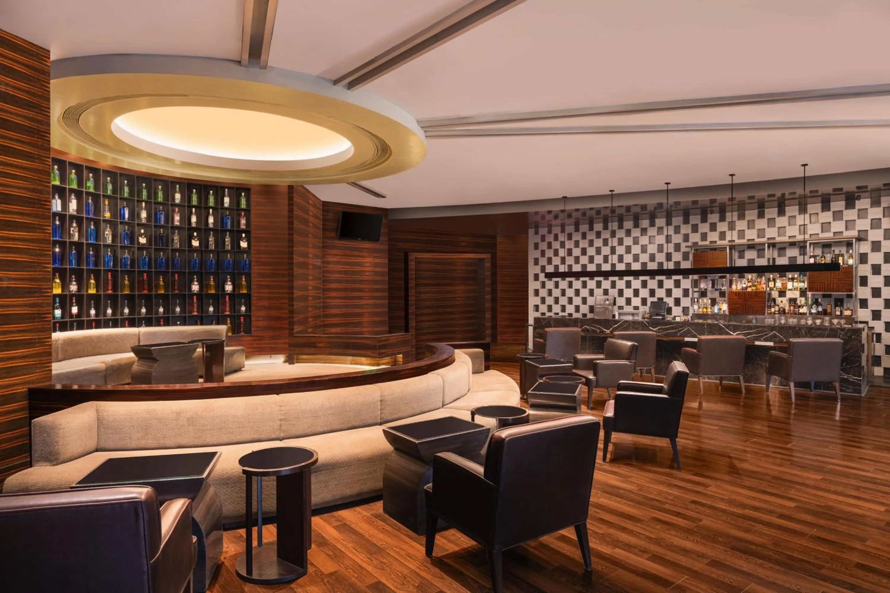 Lounge or bar in Le Meridien Nagpur