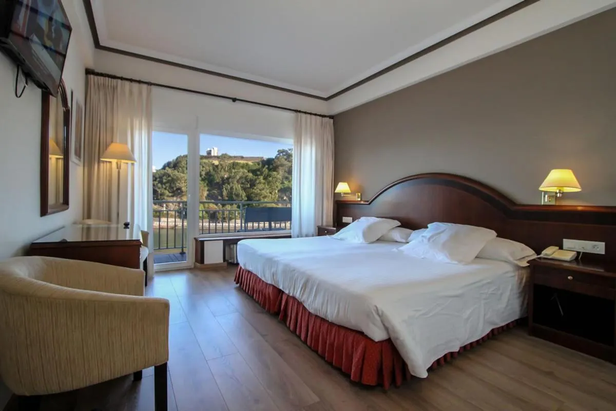  Superior Room with Balcony and Sea View in Silken Gran Hotel del Sella