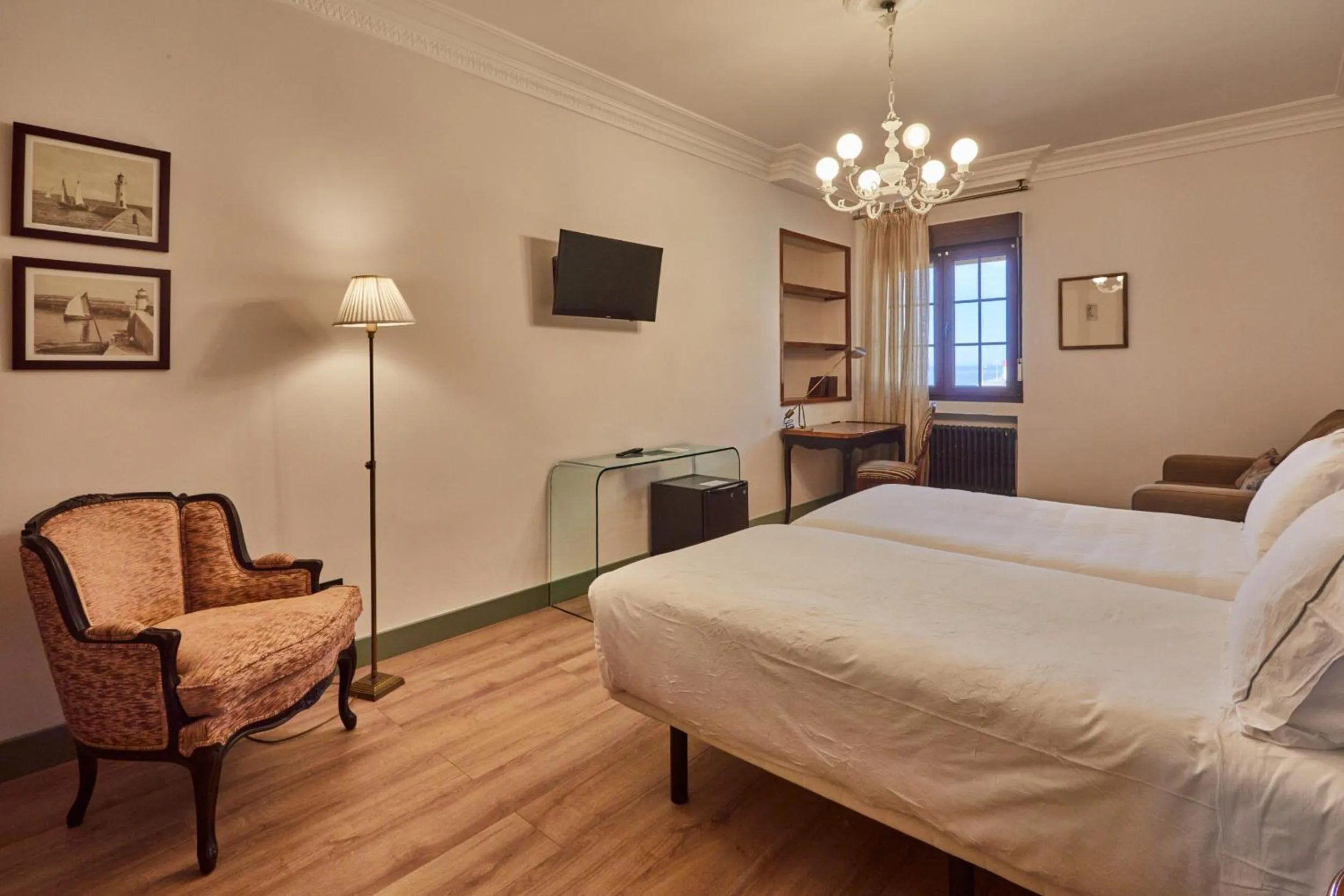 Bed in Silken Gran Hotel del Sella