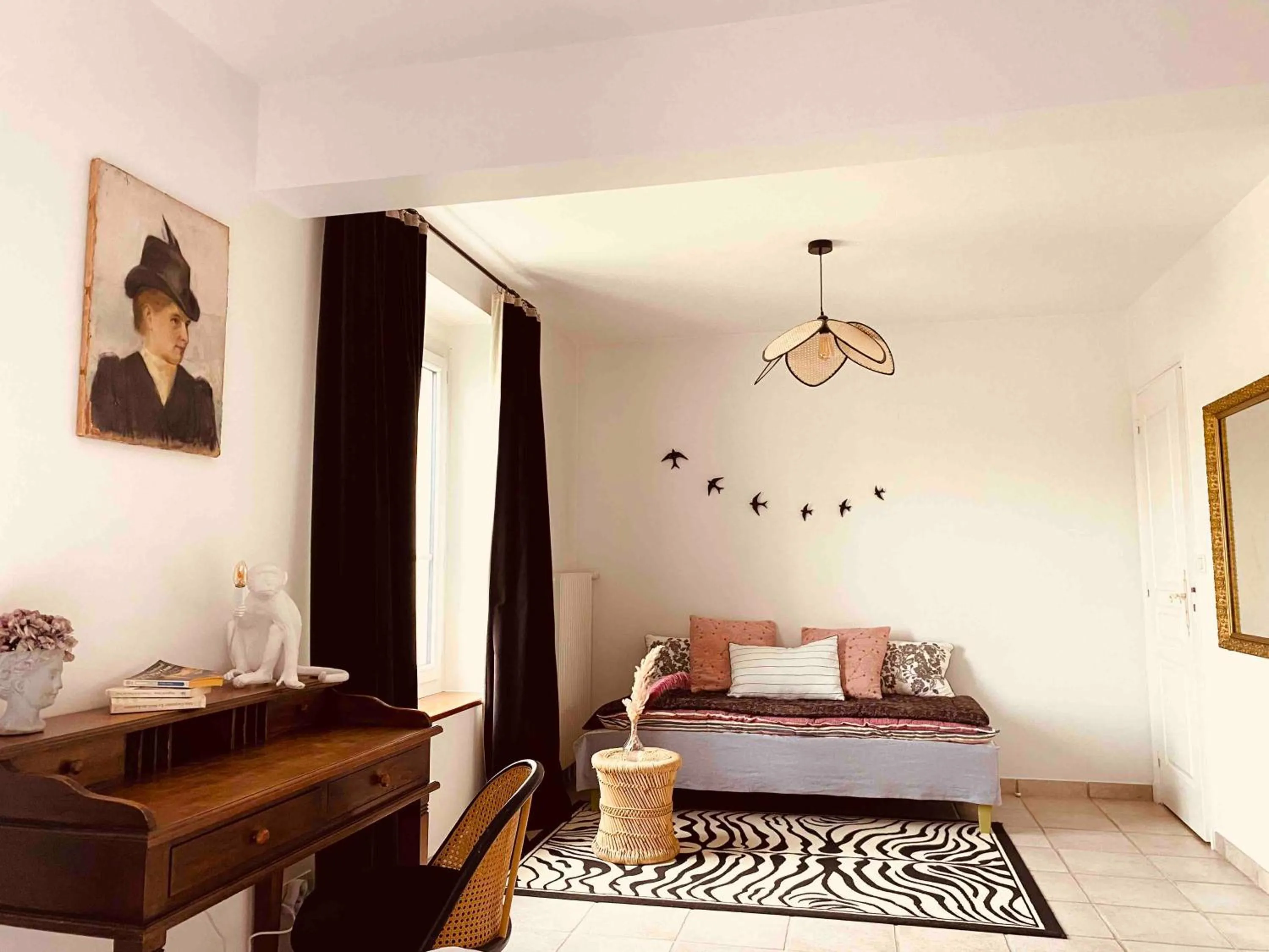 Photo of the whole room, Bed in Le Moulin Du Port