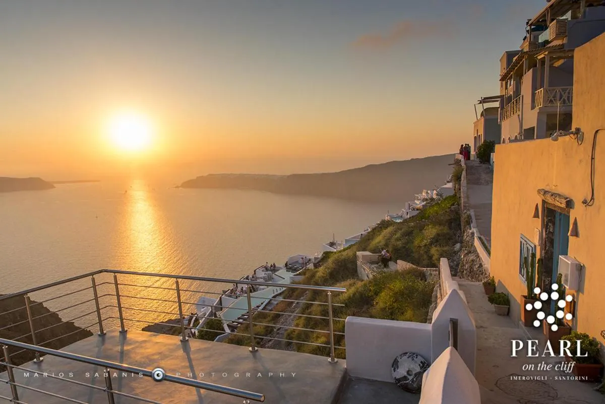 Sunrise in Pearl on the Cliff Hotel & Suites by Pearl Hotel Collection