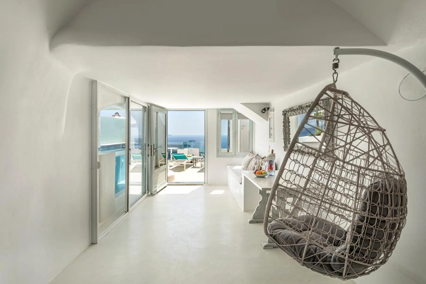 Living room in Pearl on the Cliff Hotel & Suites by Pearl Hotel Collection