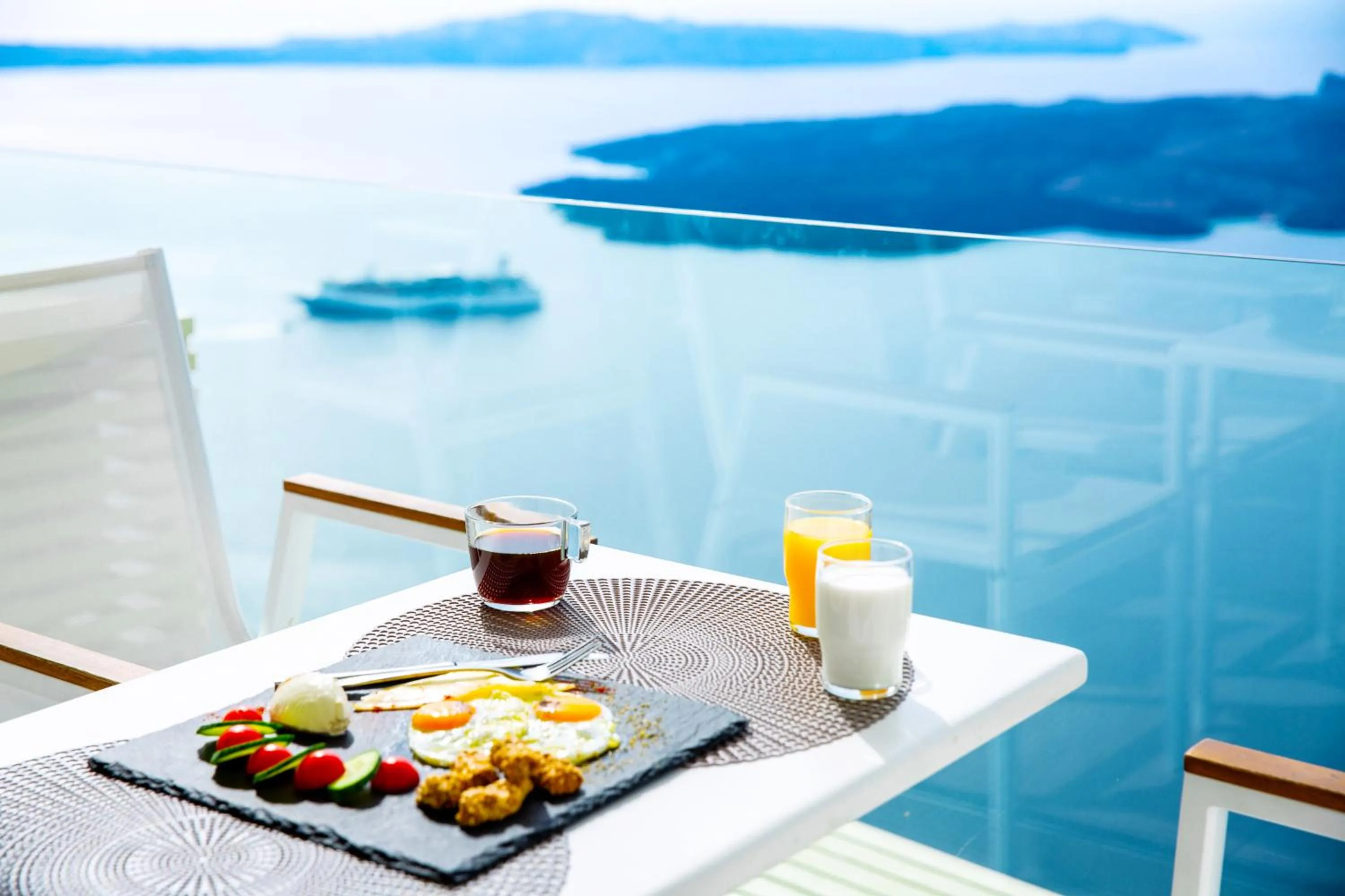 Property building in Pearl on the Cliff Hotel & Suites by Pearl Hotel Collection