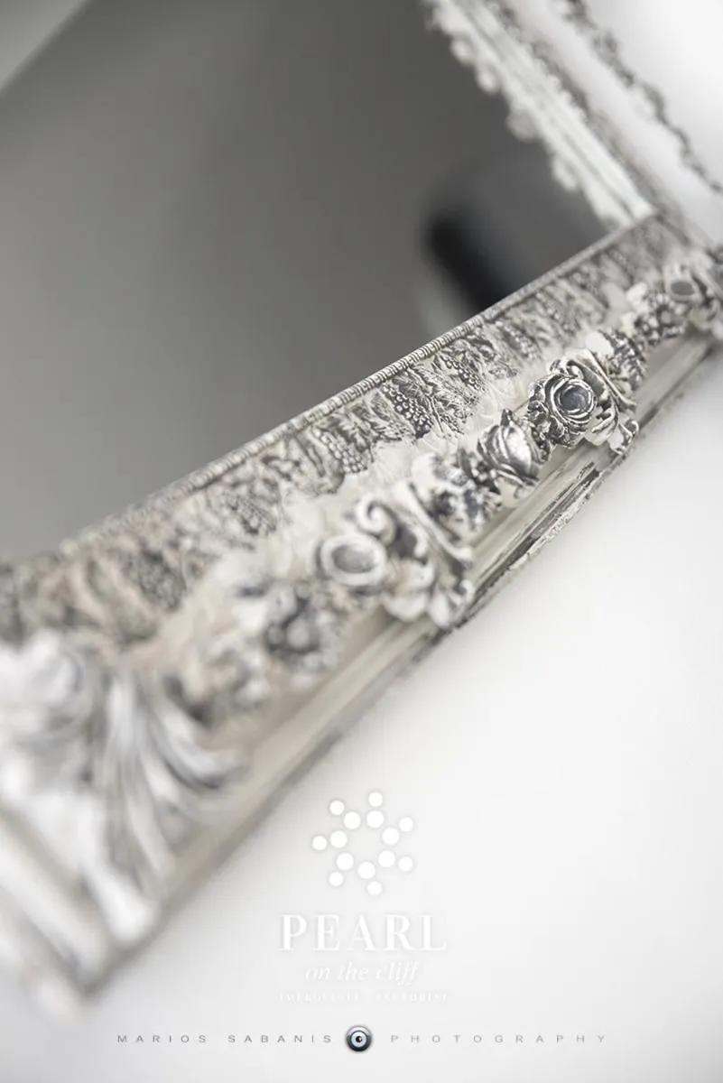 Decorative detail in Pearl on the Cliff Hotel & Suites by Pearl Hotel Collection