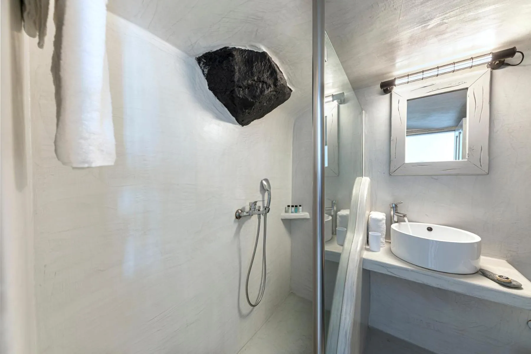 Bathroom in Pearl on the Cliff Hotel & Suites by Pearl Hotel Collection