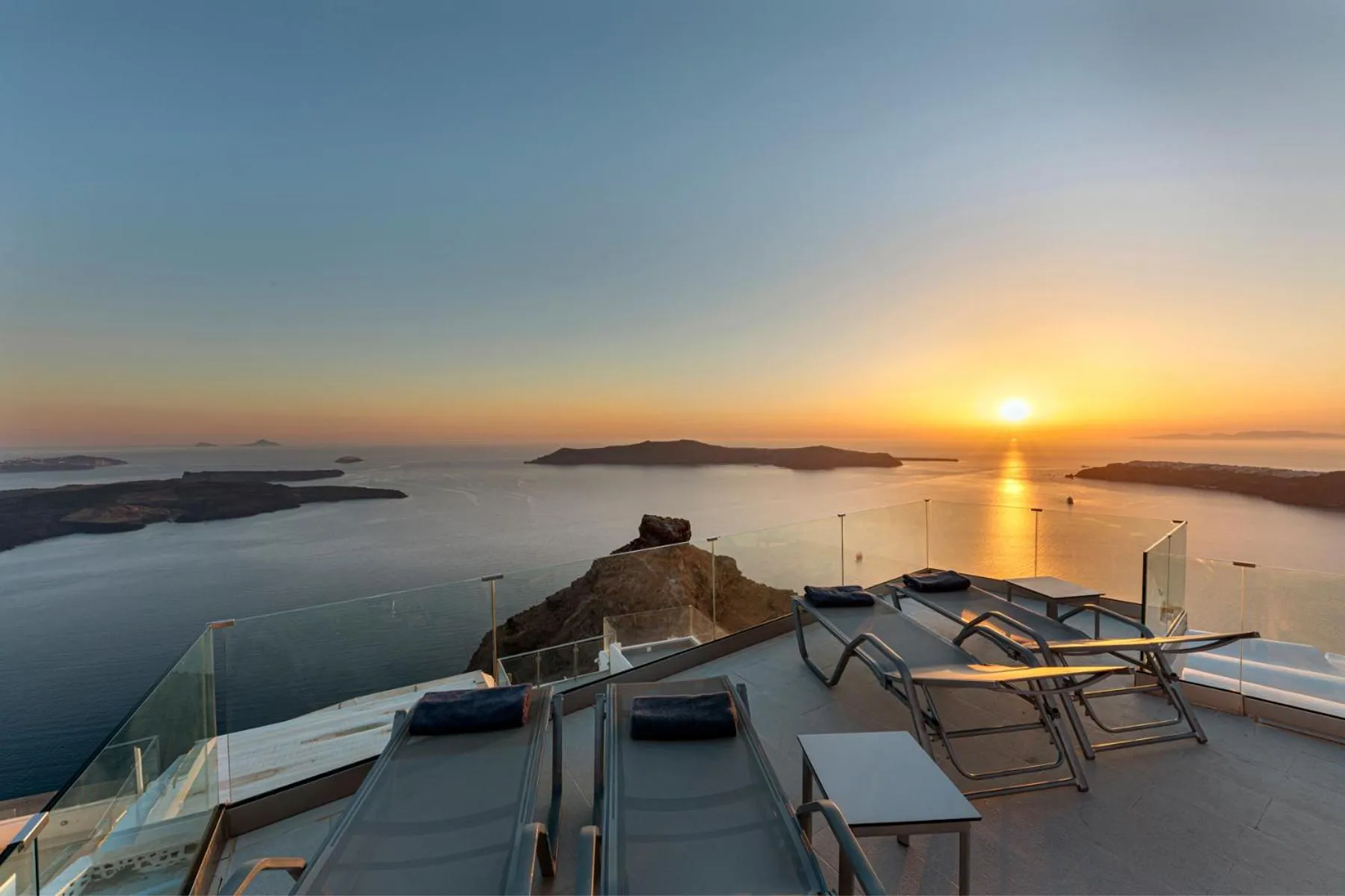 Landmark view in Pearl on the Cliff Hotel & Suites by Pearl Hotel Collection