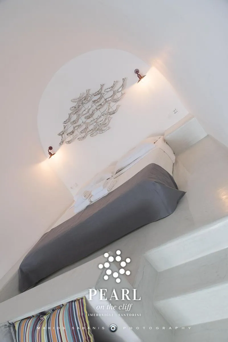 Bed in Pearl on the Cliff Hotel & Suites by Pearl Hotel Collection