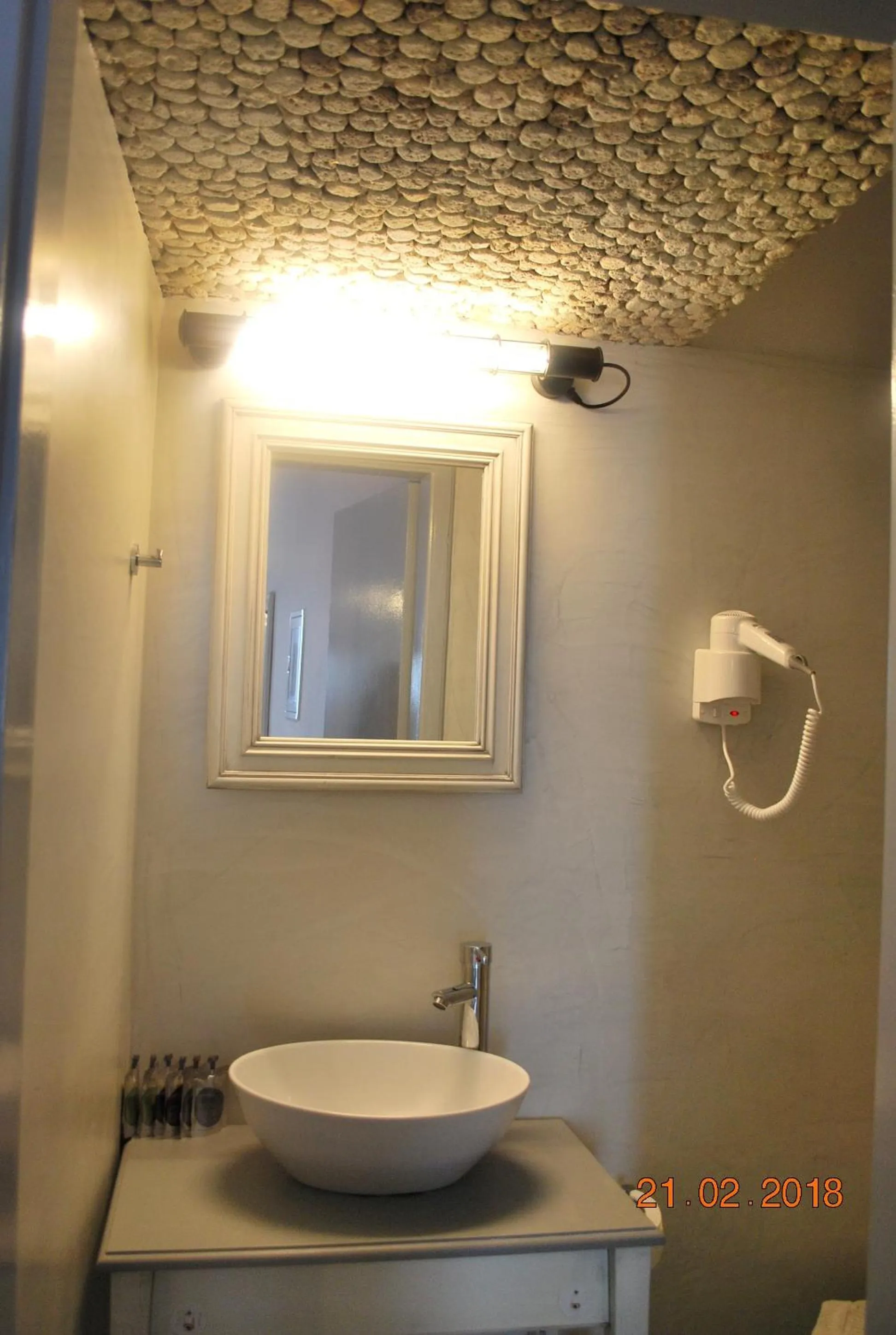 Bathroom in Pearl on the Cliff Hotel & Suites by Pearl Hotel Collection