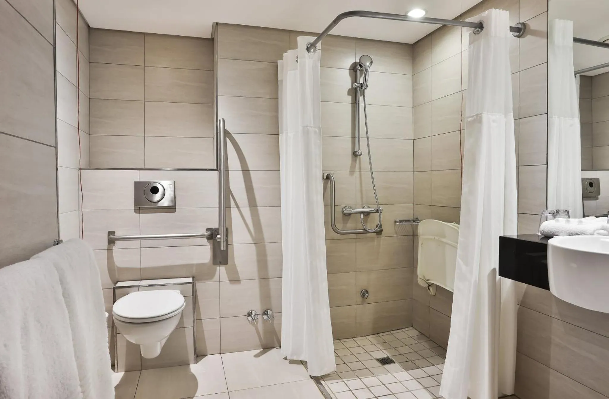 Photo of the whole room in Holiday Inn Express Durban - Umhlanga by IHG