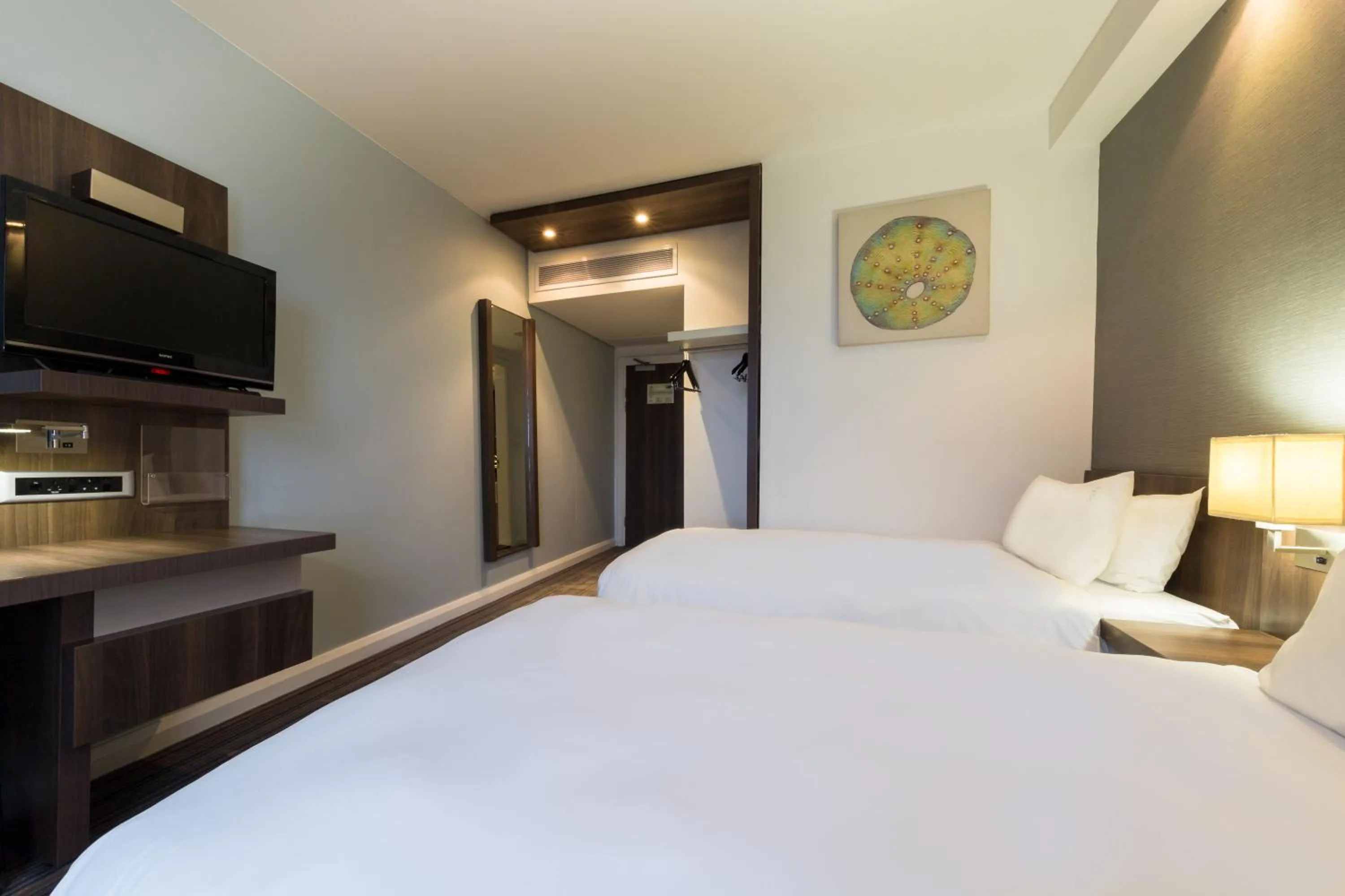 Photo of the whole room, Bed in Holiday Inn Express Durban - Umhlanga by IHG