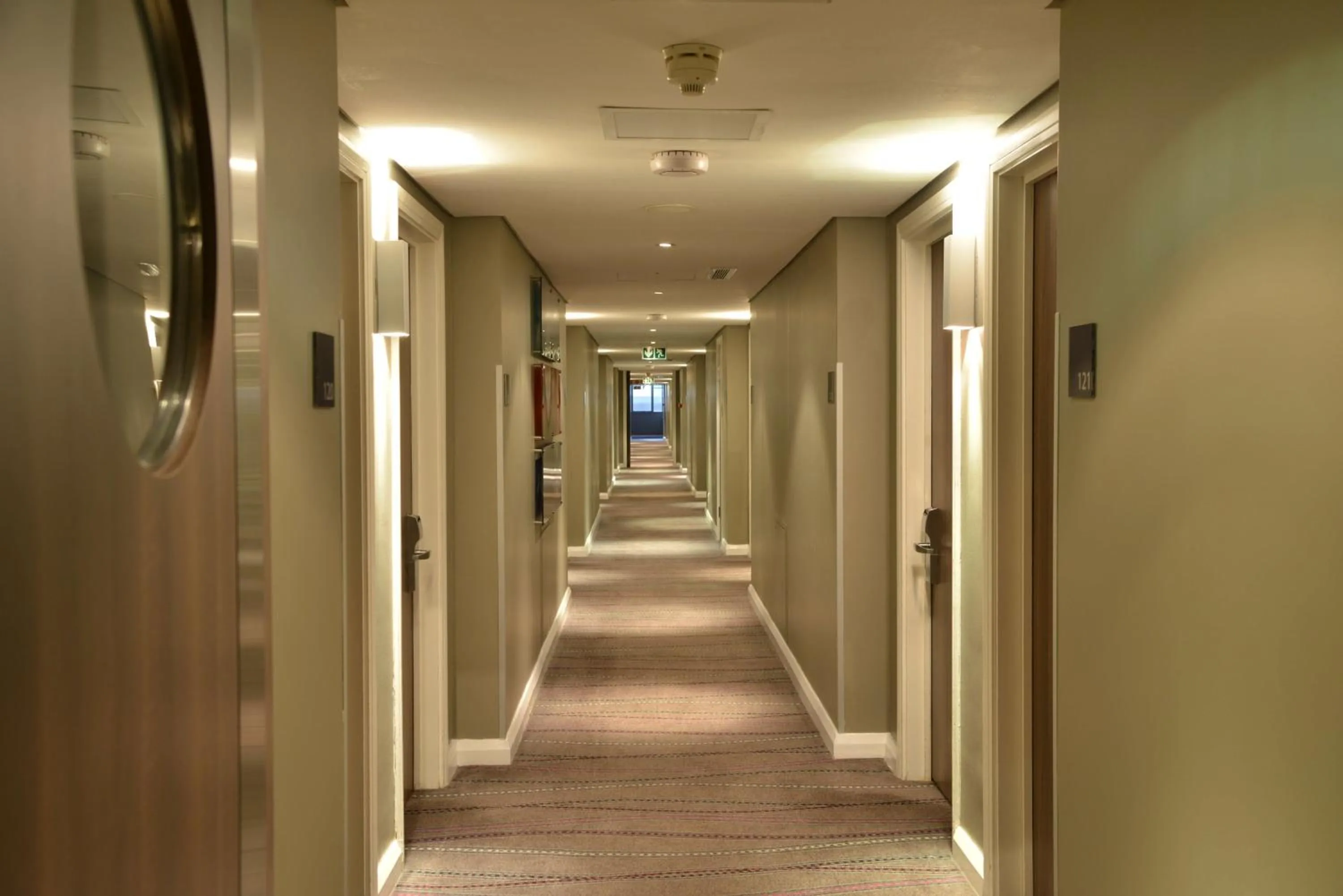 Lobby or reception in Holiday Inn Express Durban - Umhlanga by IHG