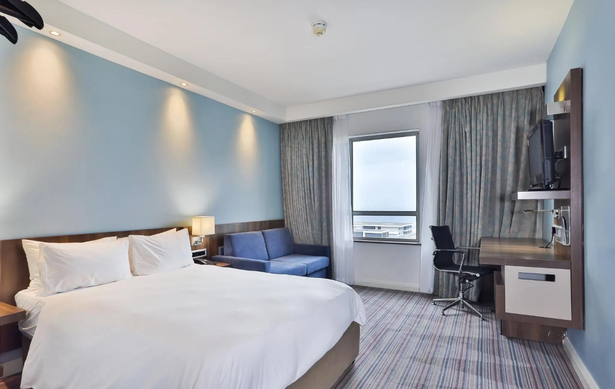 Photo of the whole room, Bed in Holiday Inn Express Durban - Umhlanga by IHG