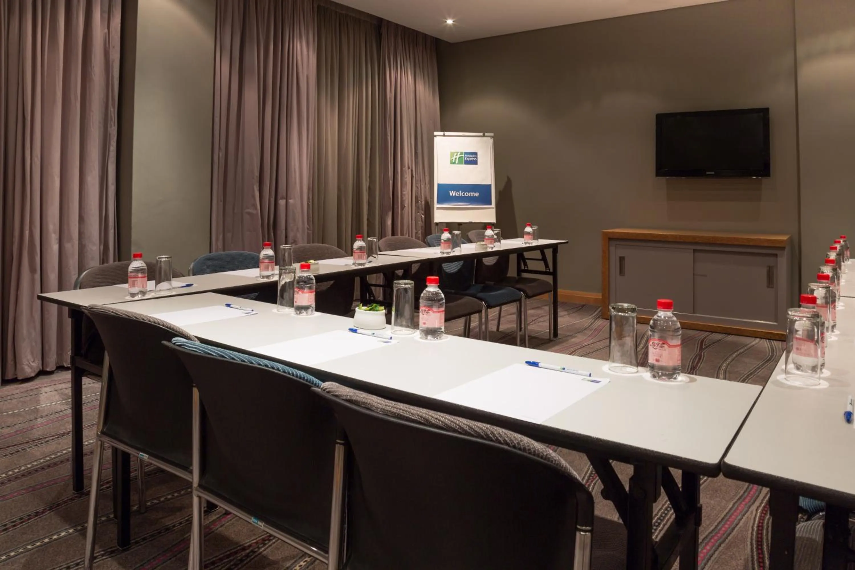 Meeting/conference room in Holiday Inn Express Durban - Umhlanga by IHG