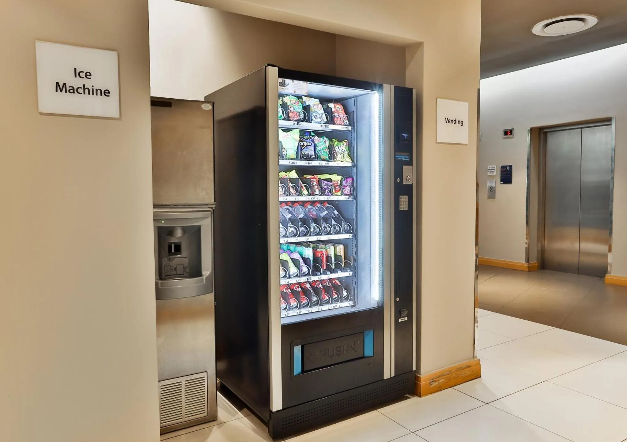 Lobby or reception in Holiday Inn Express Durban - Umhlanga by IHG