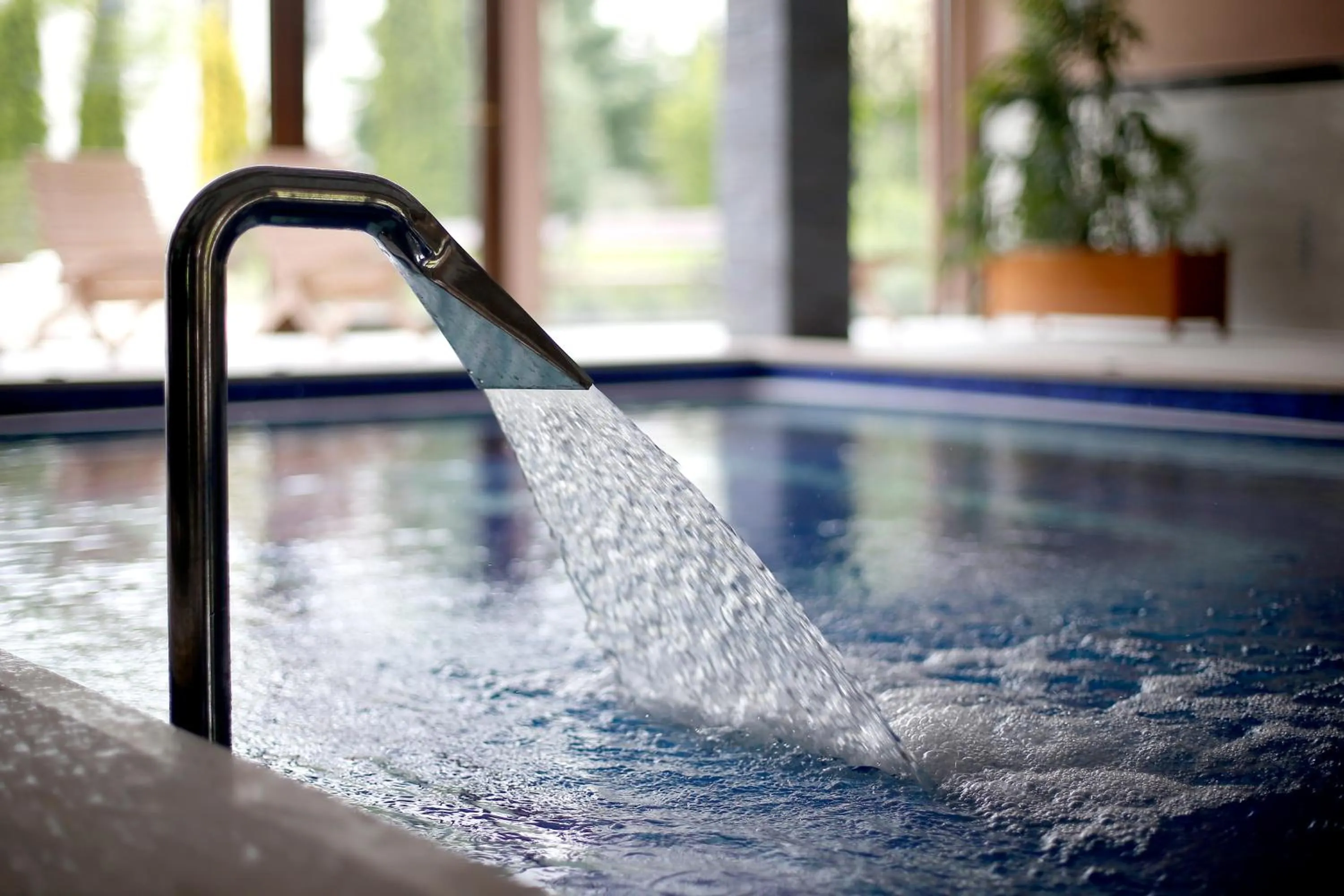 Swimming pool in Hotel Villa Völgy Wellness & Konferencia