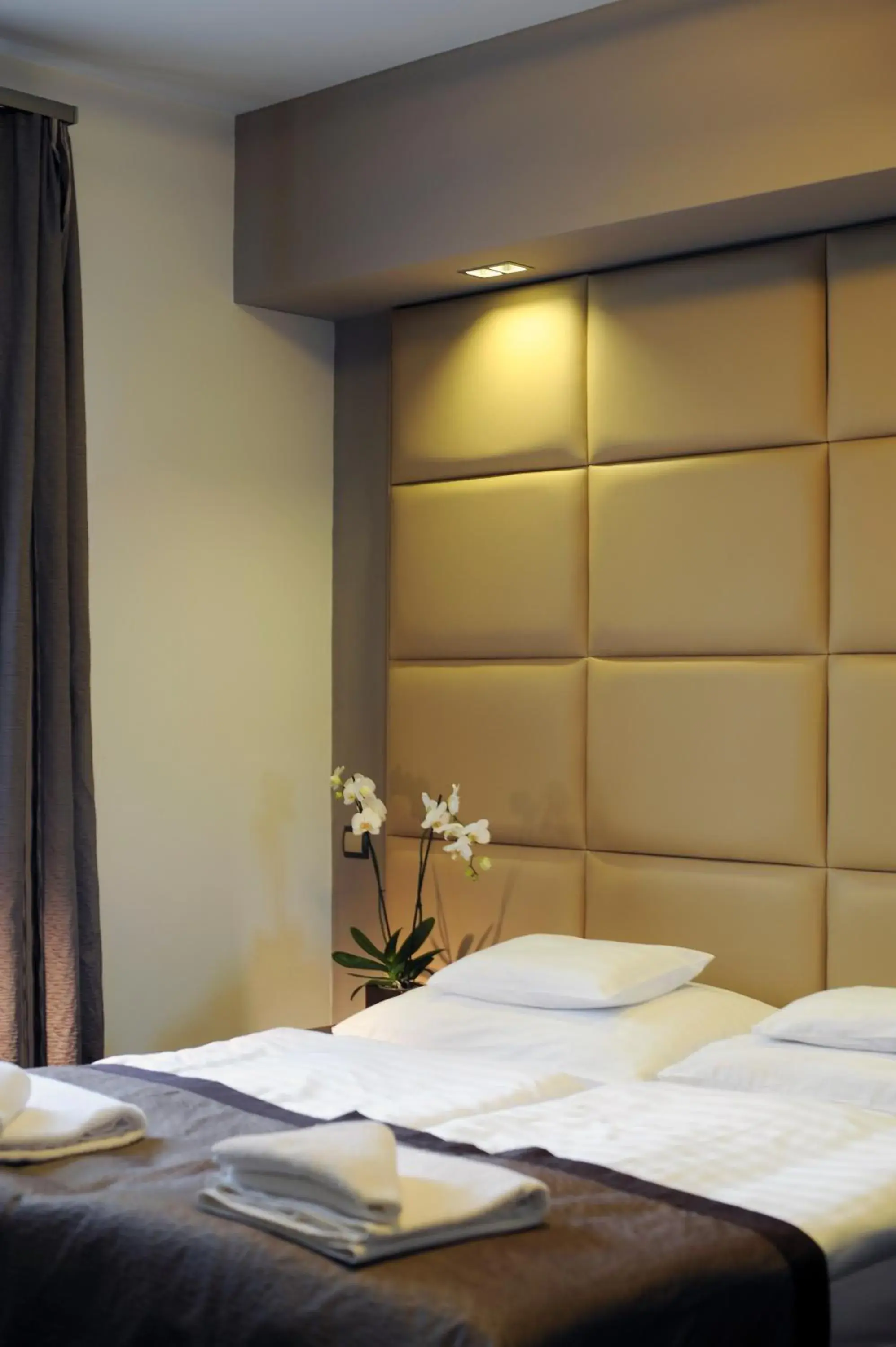 Deluxe Double Room - Attic in Hotel Villa Völgy Wellness & Konferencia Deluxe Double Room - Attic in Hotel Villa Völgy Wellness & Konferencia