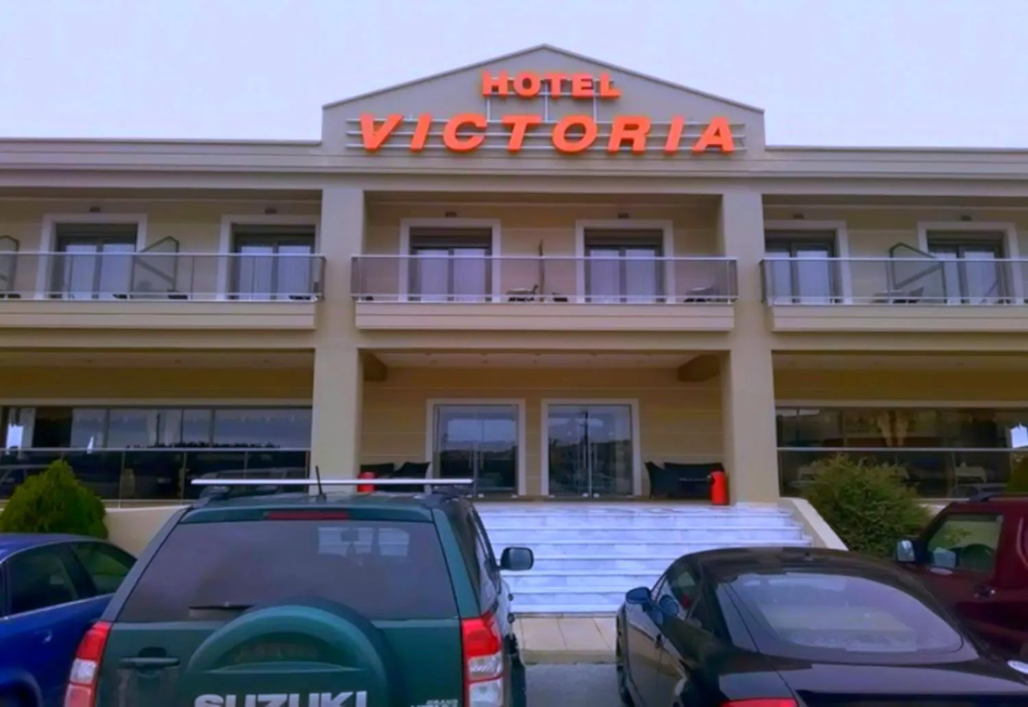 Text overlay in Hotel Victoria