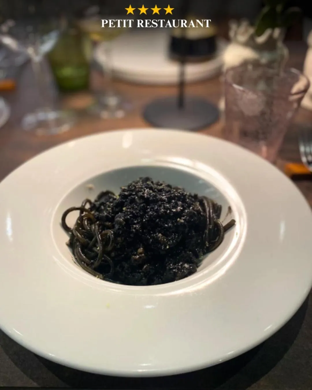 Restaurant/places to eat in Petit Hotel