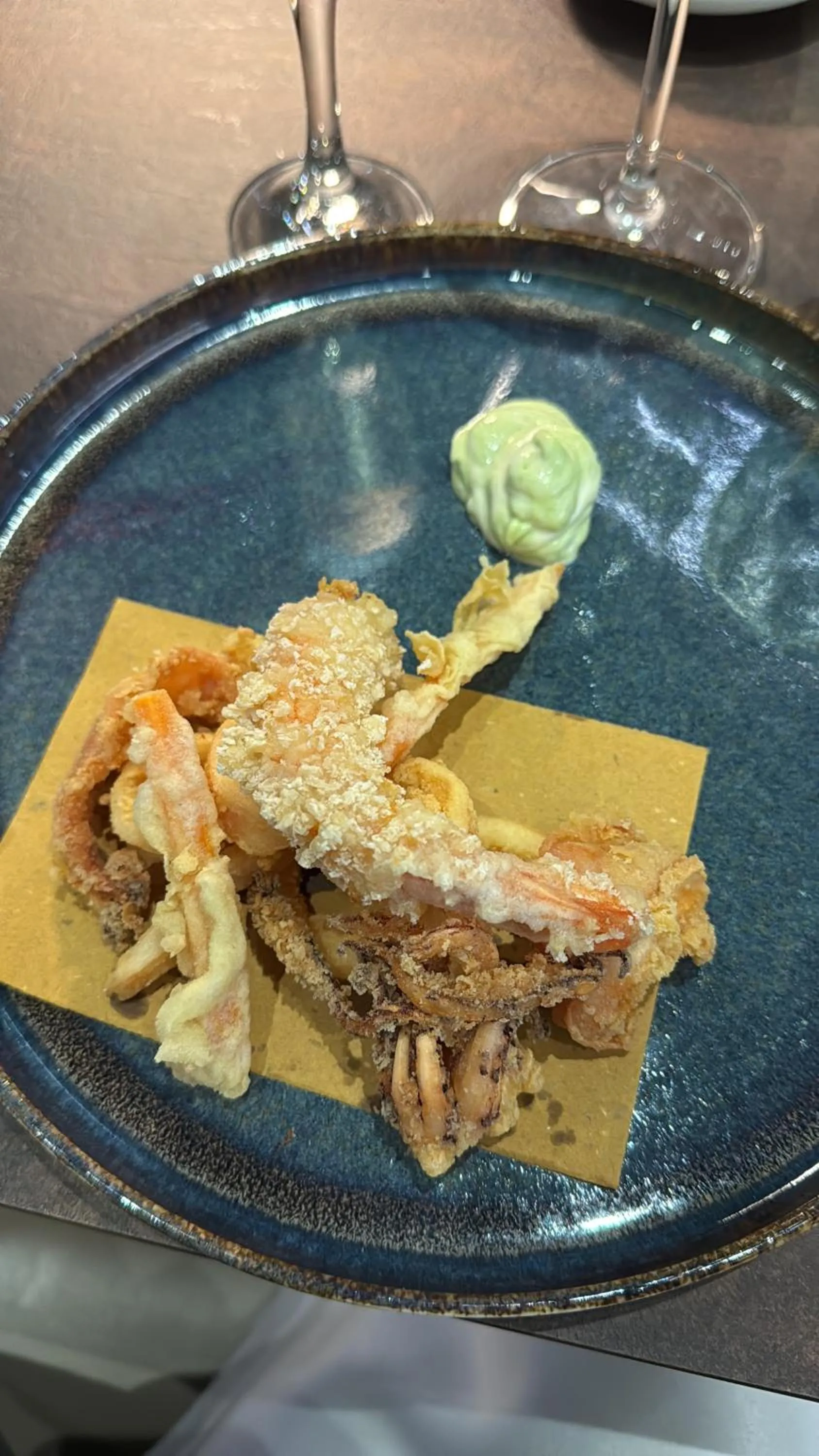 Restaurant/places to eat in Petit Hotel