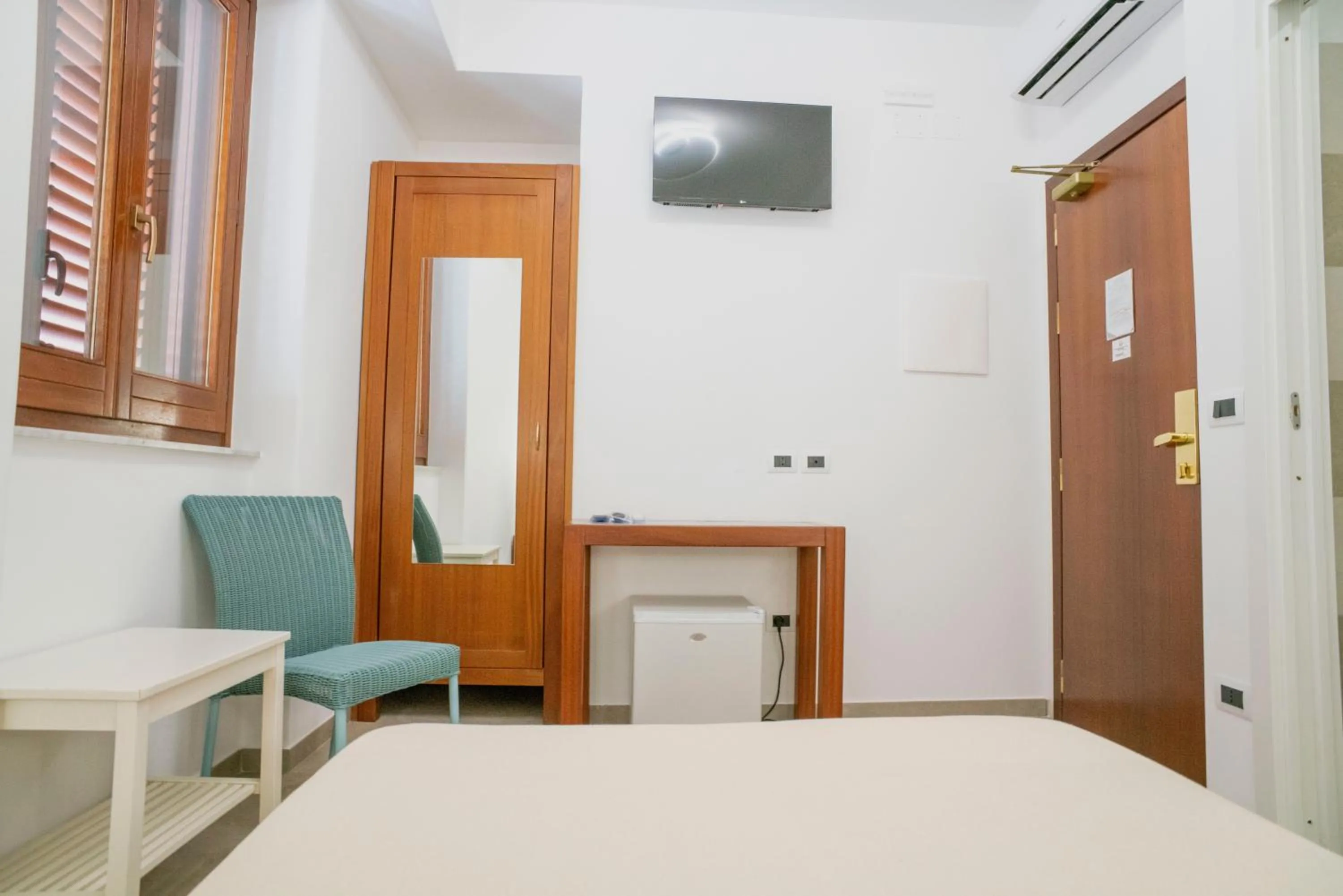 View (from property/room), Bed in Petit Hotel