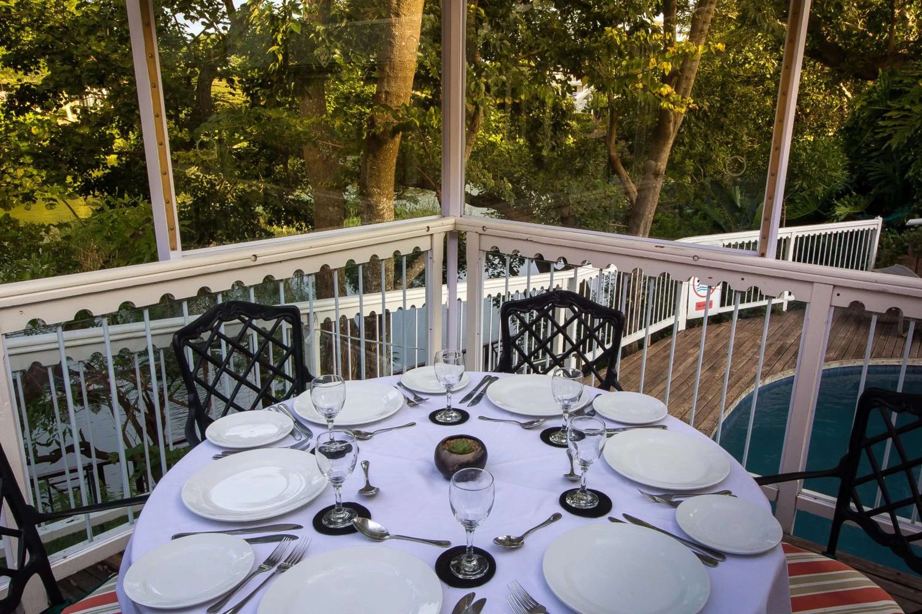 Restaurant/places to eat in Quarry Lake Inn