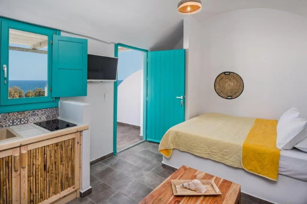 Photo of the whole room, Bed in Nissia Beach Apartments & Suites