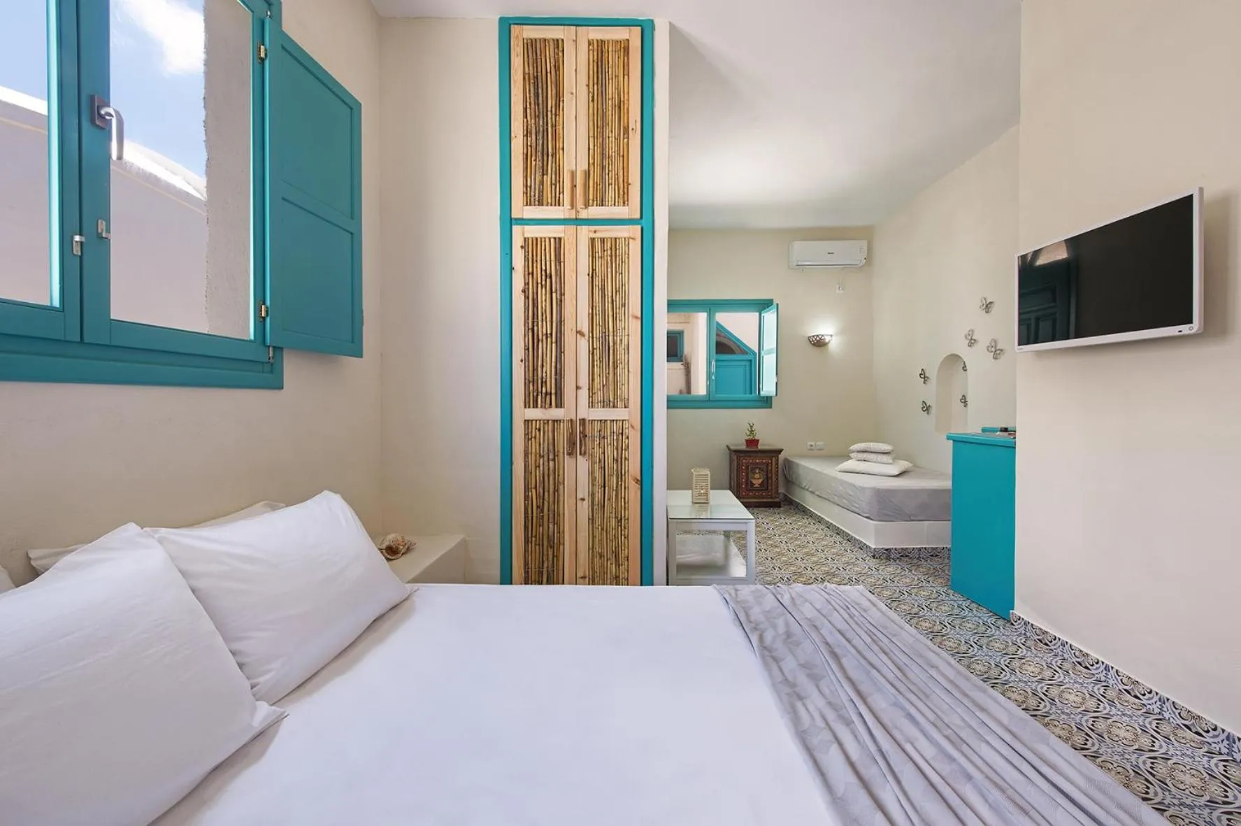 Day, Bed in Nissia Beach Apartments & Suites