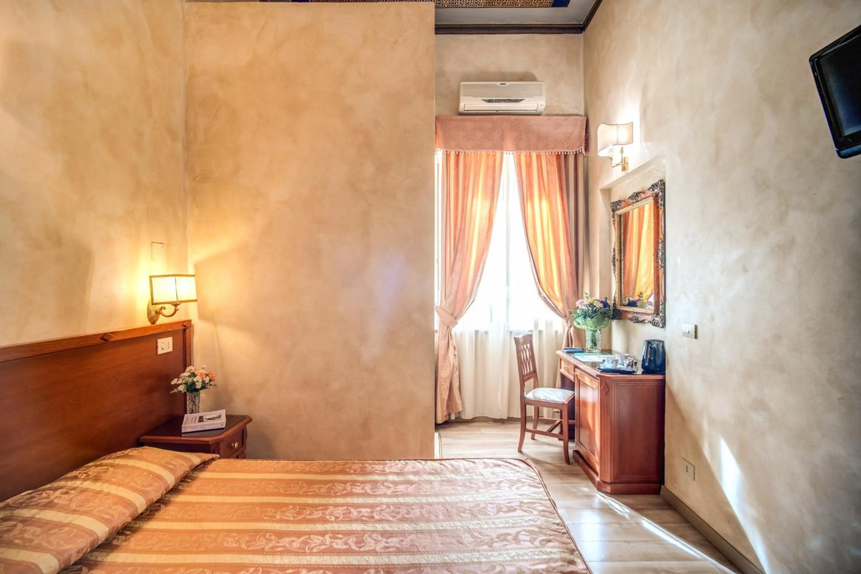 Bed in Hotel Labelle