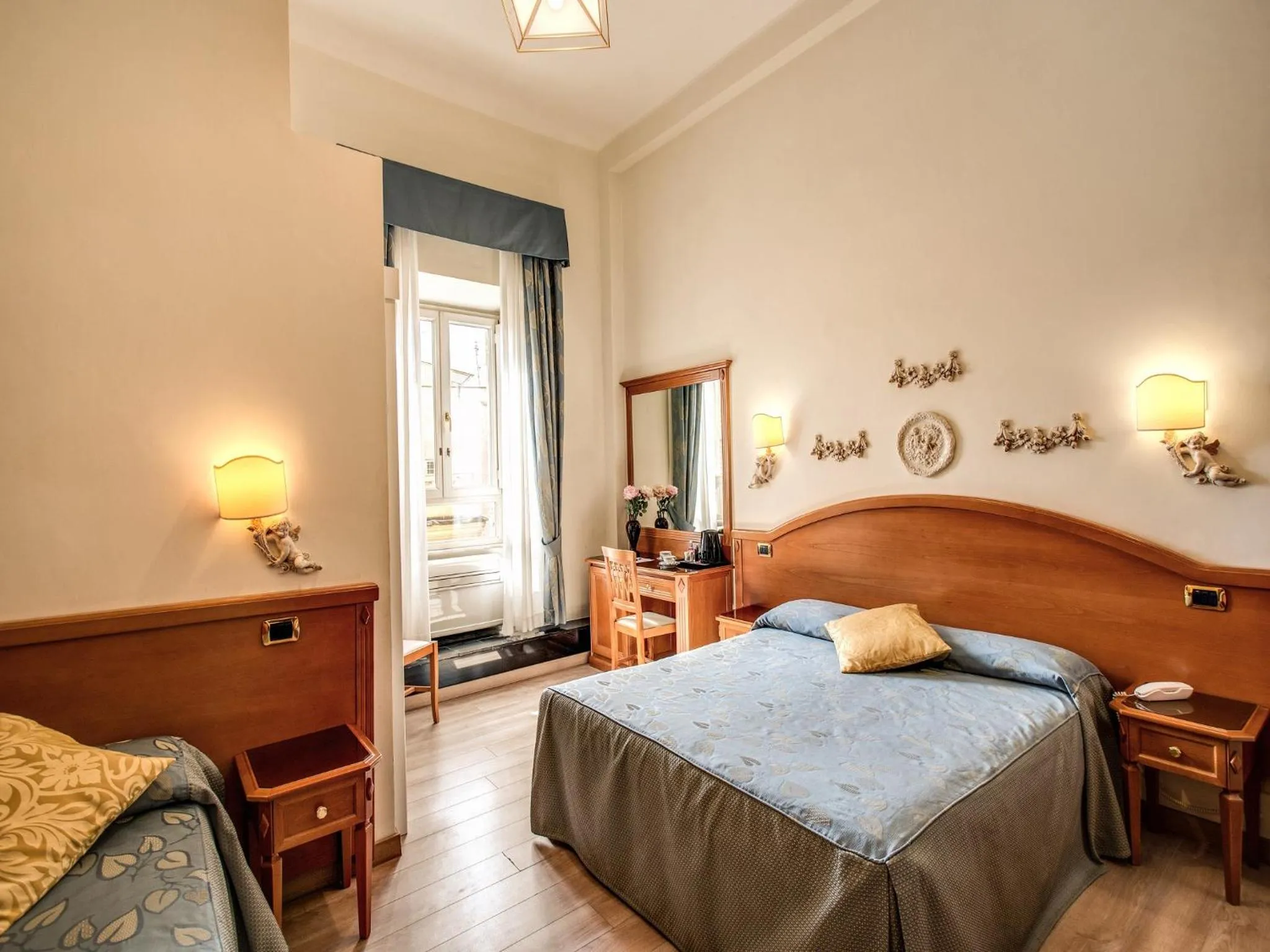 Photo of the whole room, Bed in Hotel Labelle