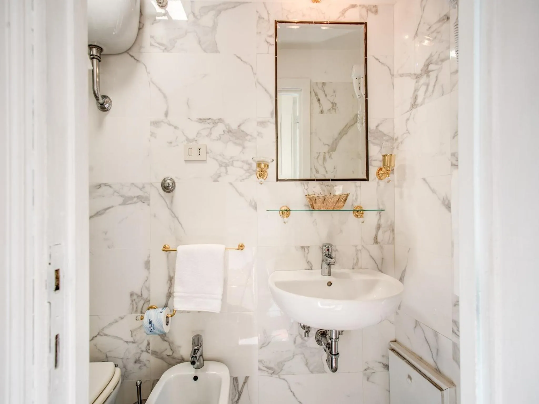 Bathroom in Hotel Labelle