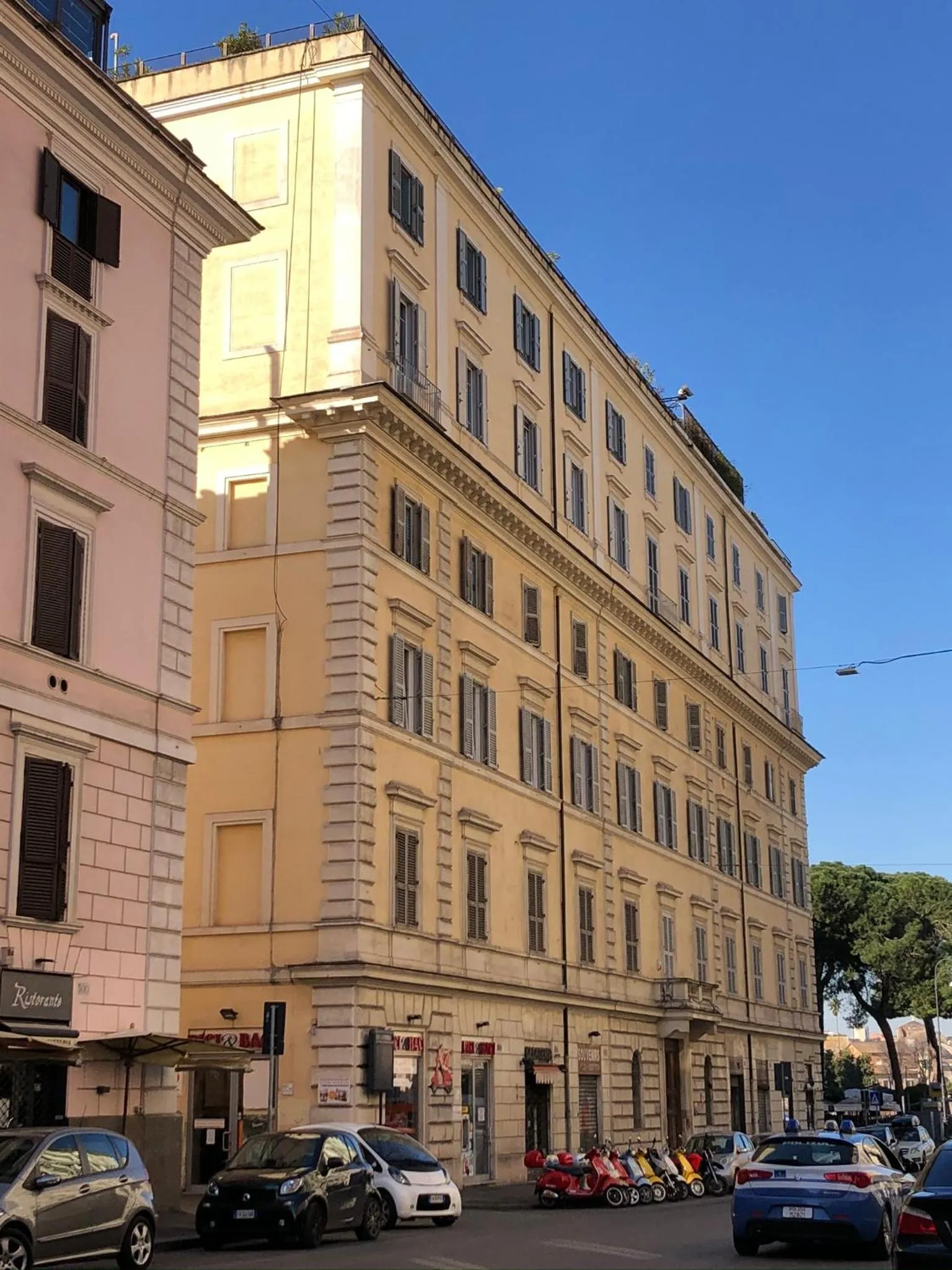 Property building in Hotel Labelle