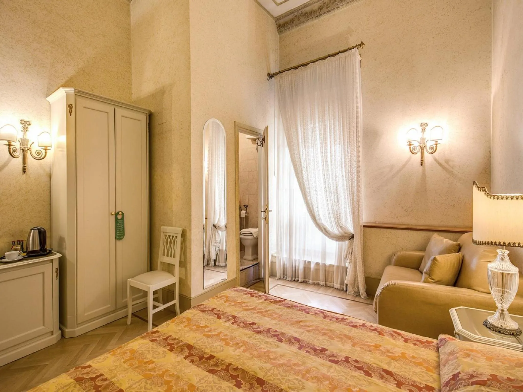 Photo of the whole room, Bed in Hotel Labelle