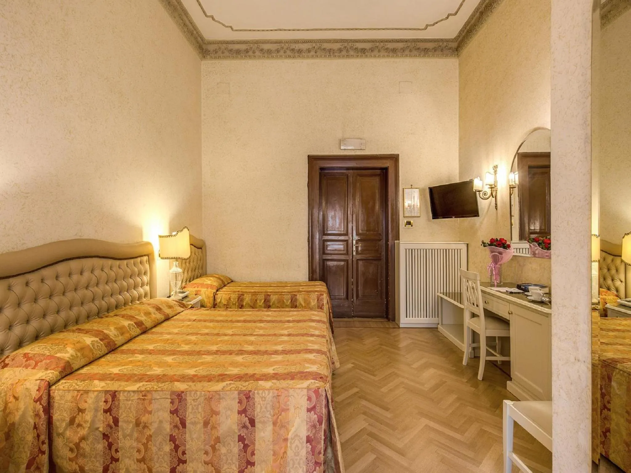 Photo of the whole room, Bed in Hotel Labelle