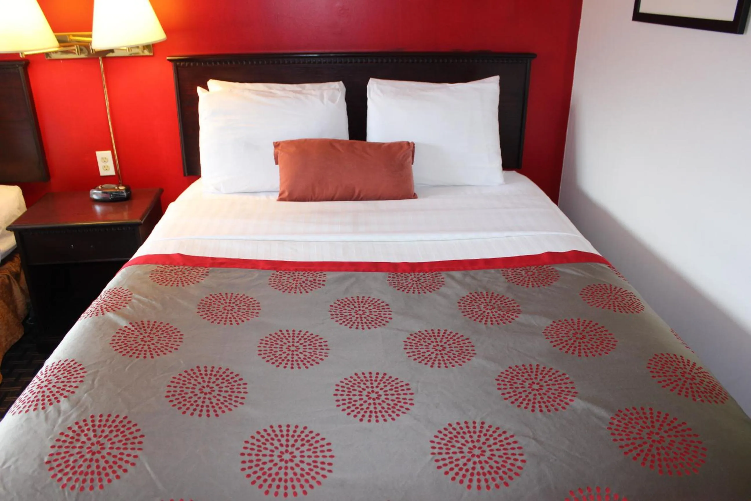 Bedroom in Ramada Limited Calgary