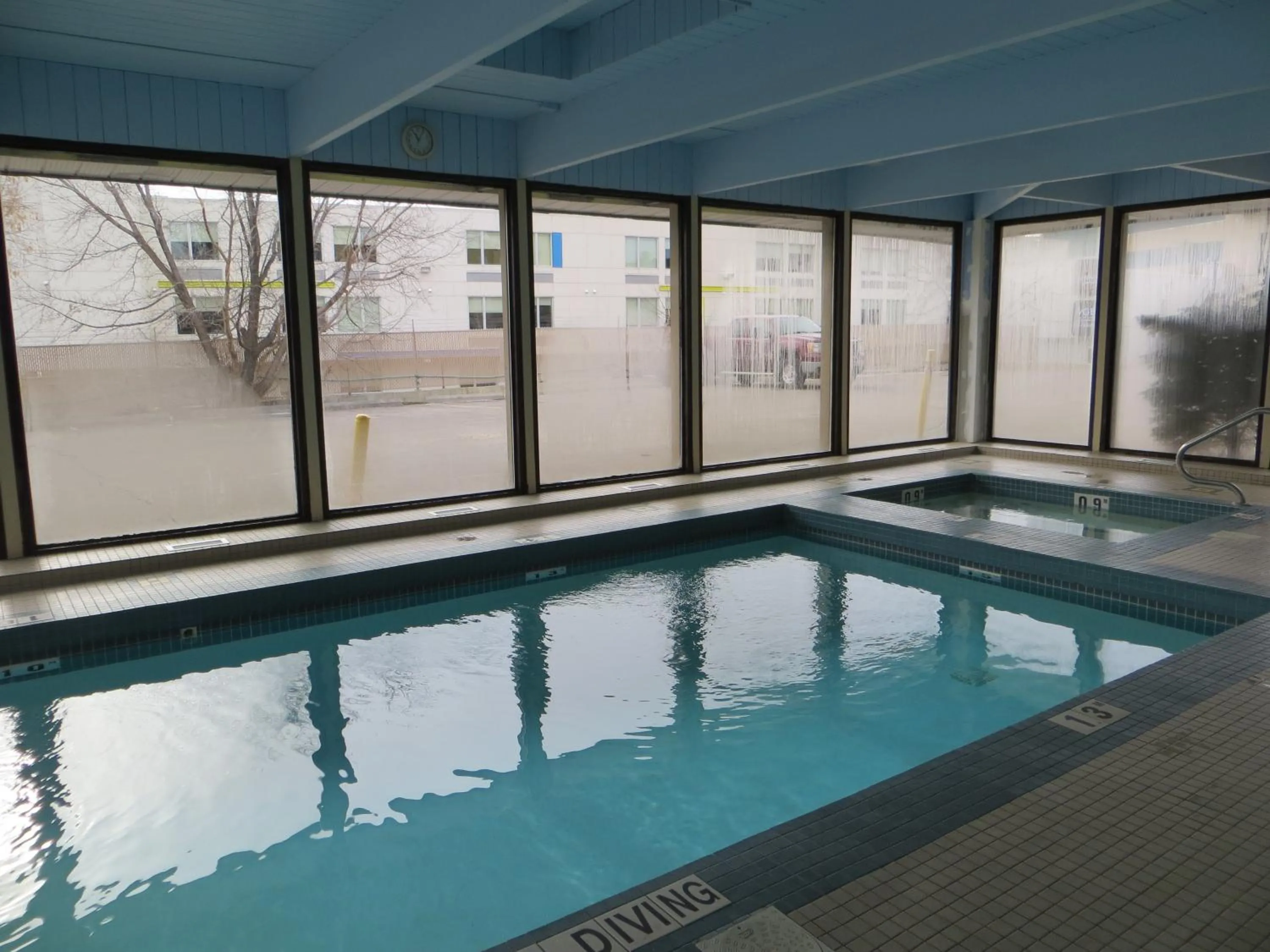 Swimming Pool in Ramada Limited Calgary