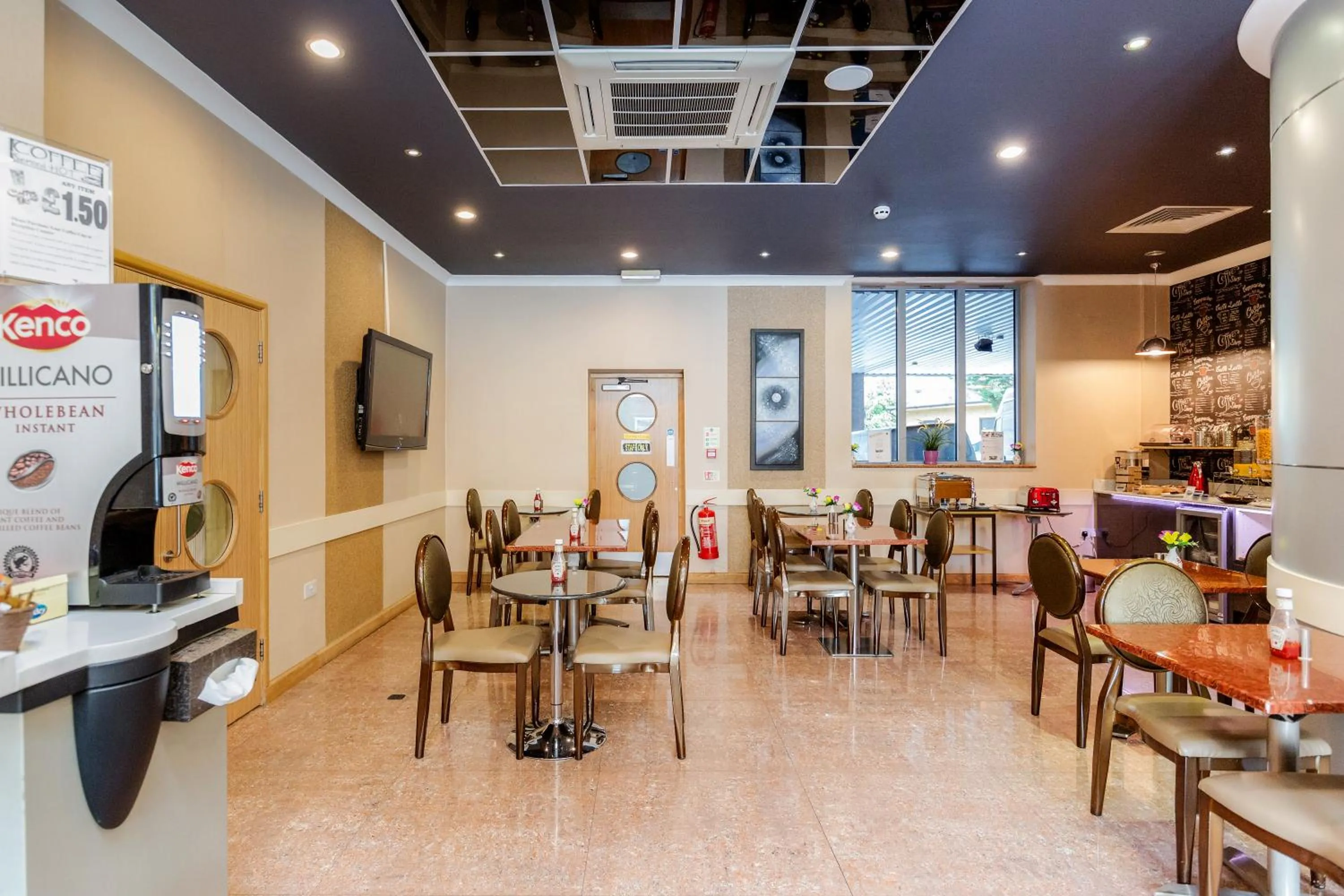 Lounge or bar in Eurotraveller Hotel - Premier - Harrow